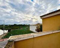 Resale - Apartment - Daya Nueva