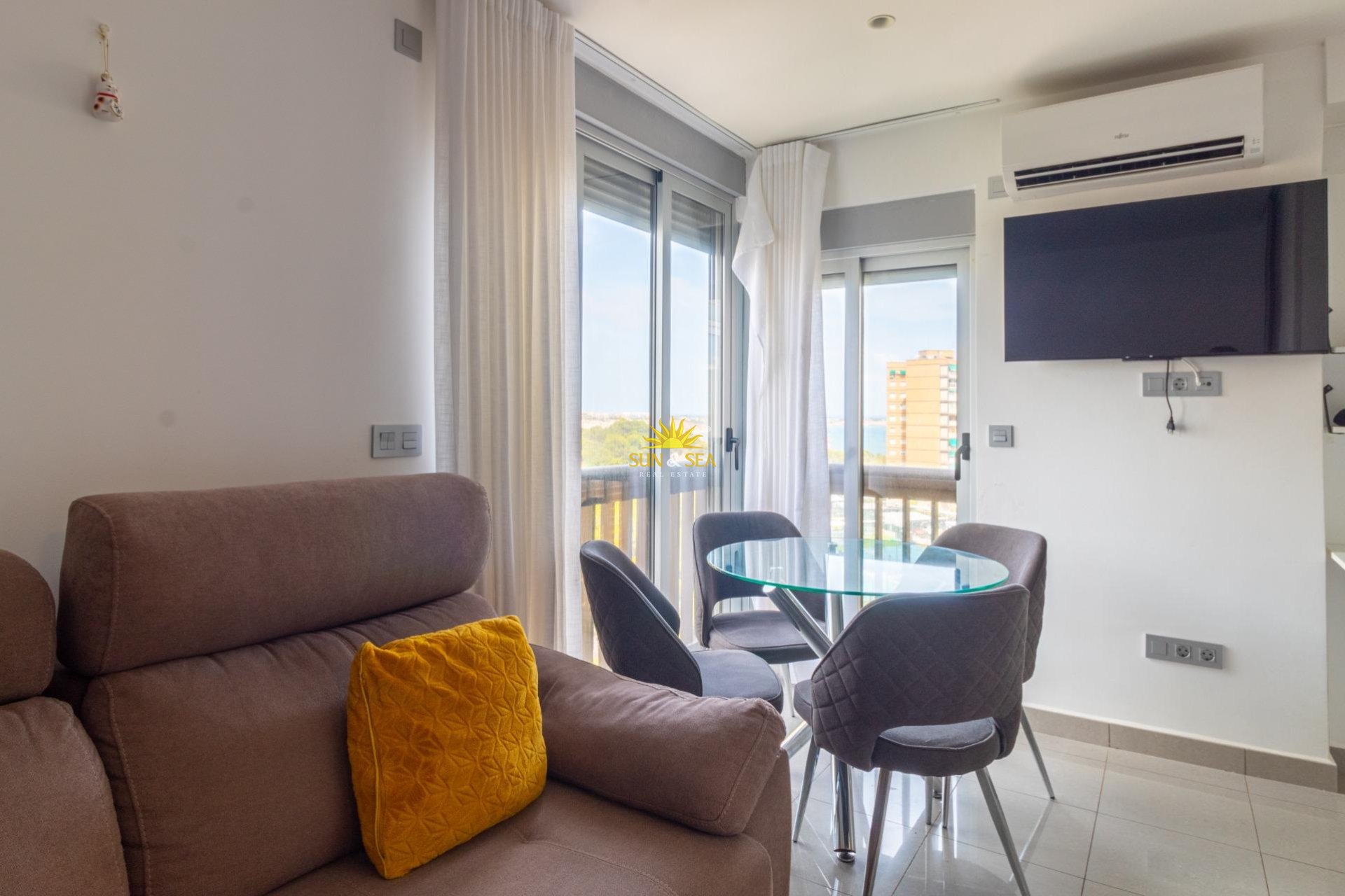 Resale - Apartment - Orihuela Costa - Campoamor