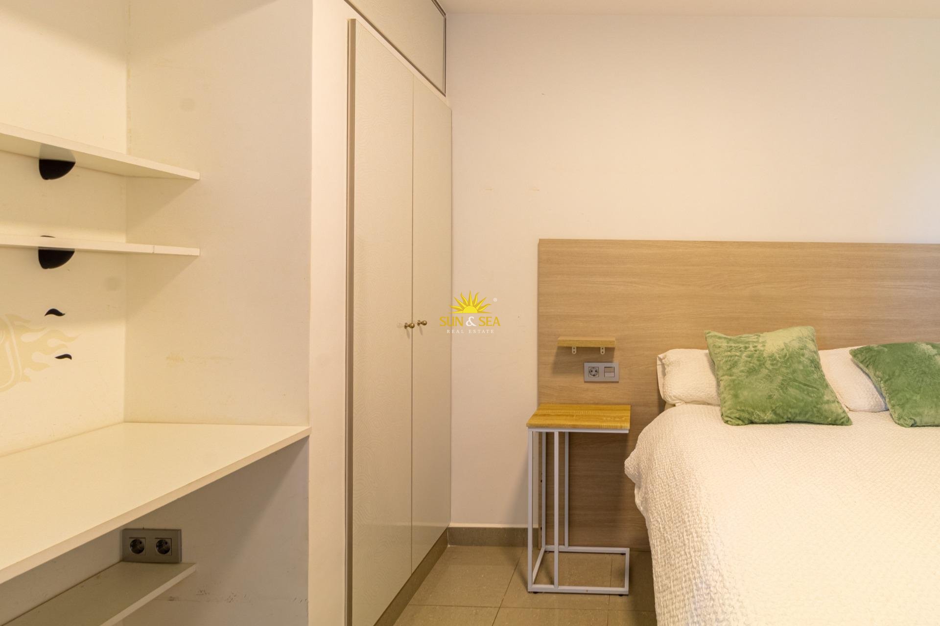 Resale - Apartment - Orihuela Costa - Campoamor