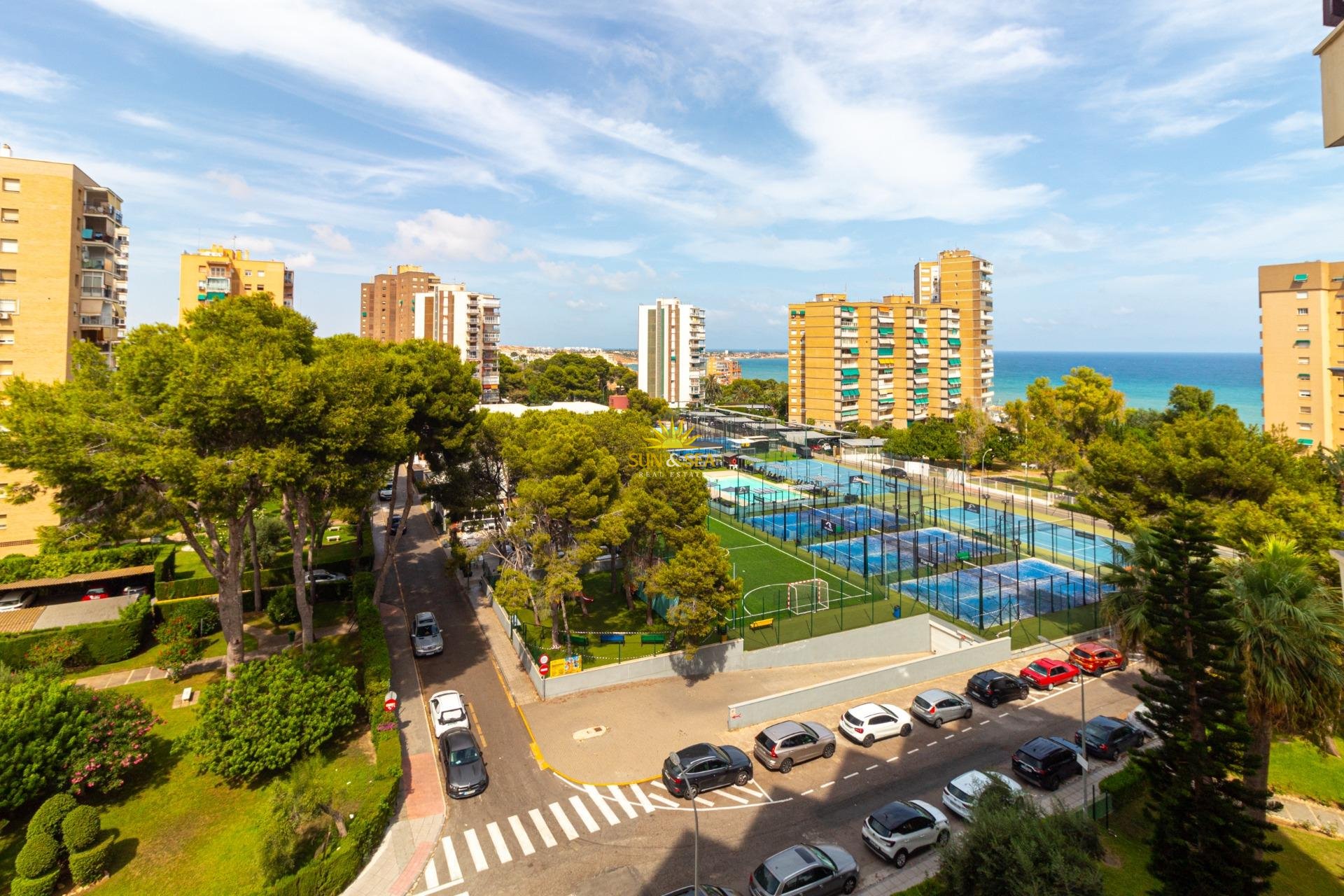 Resale - Apartment - Orihuela Costa - Campoamor