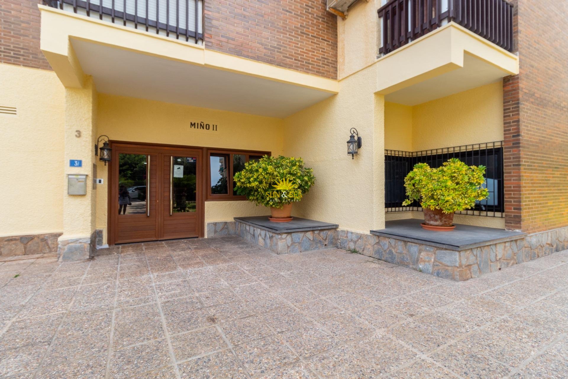Resale - Apartment - Orihuela Costa - Campoamor