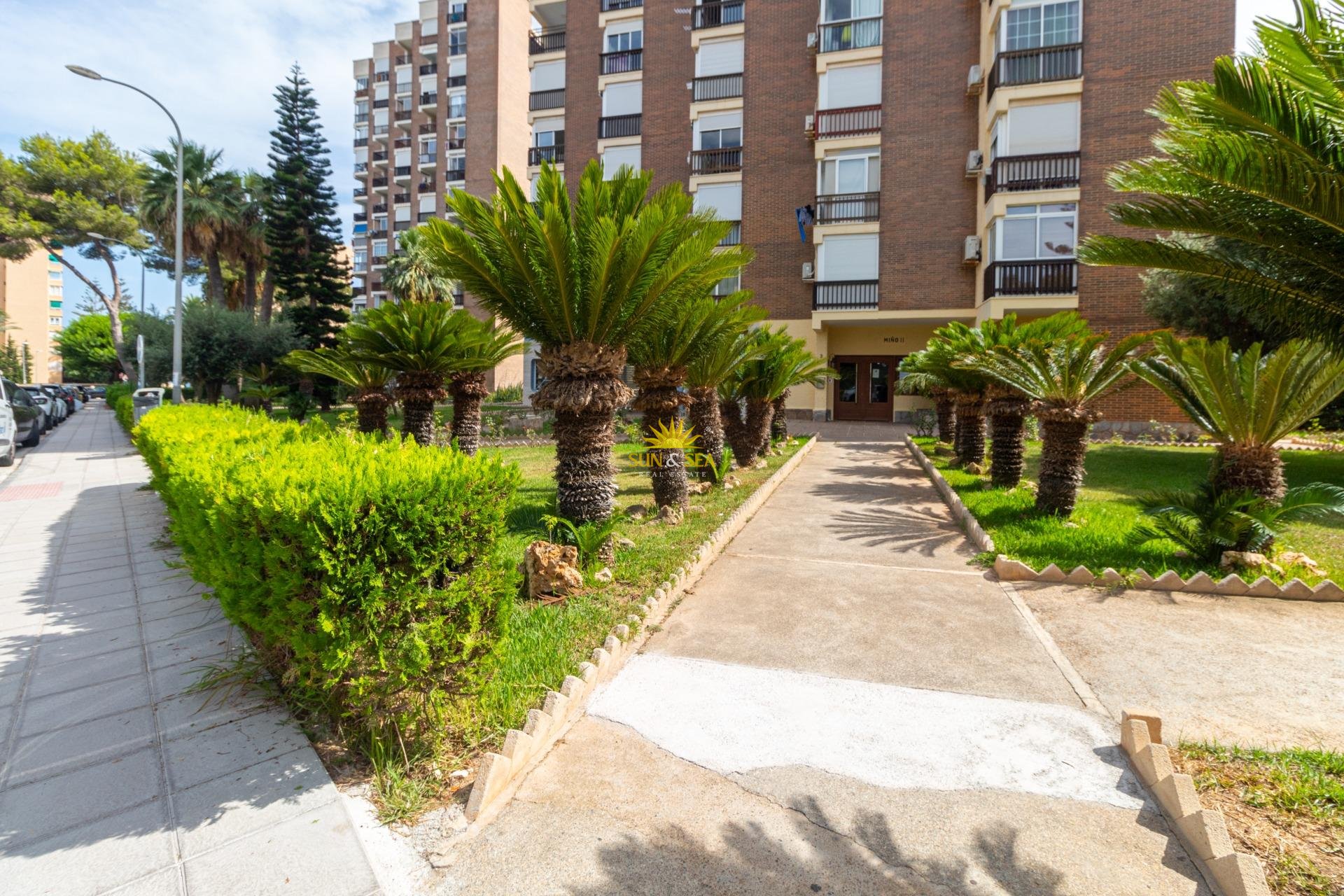 Resale - Apartment - Orihuela Costa - Campoamor