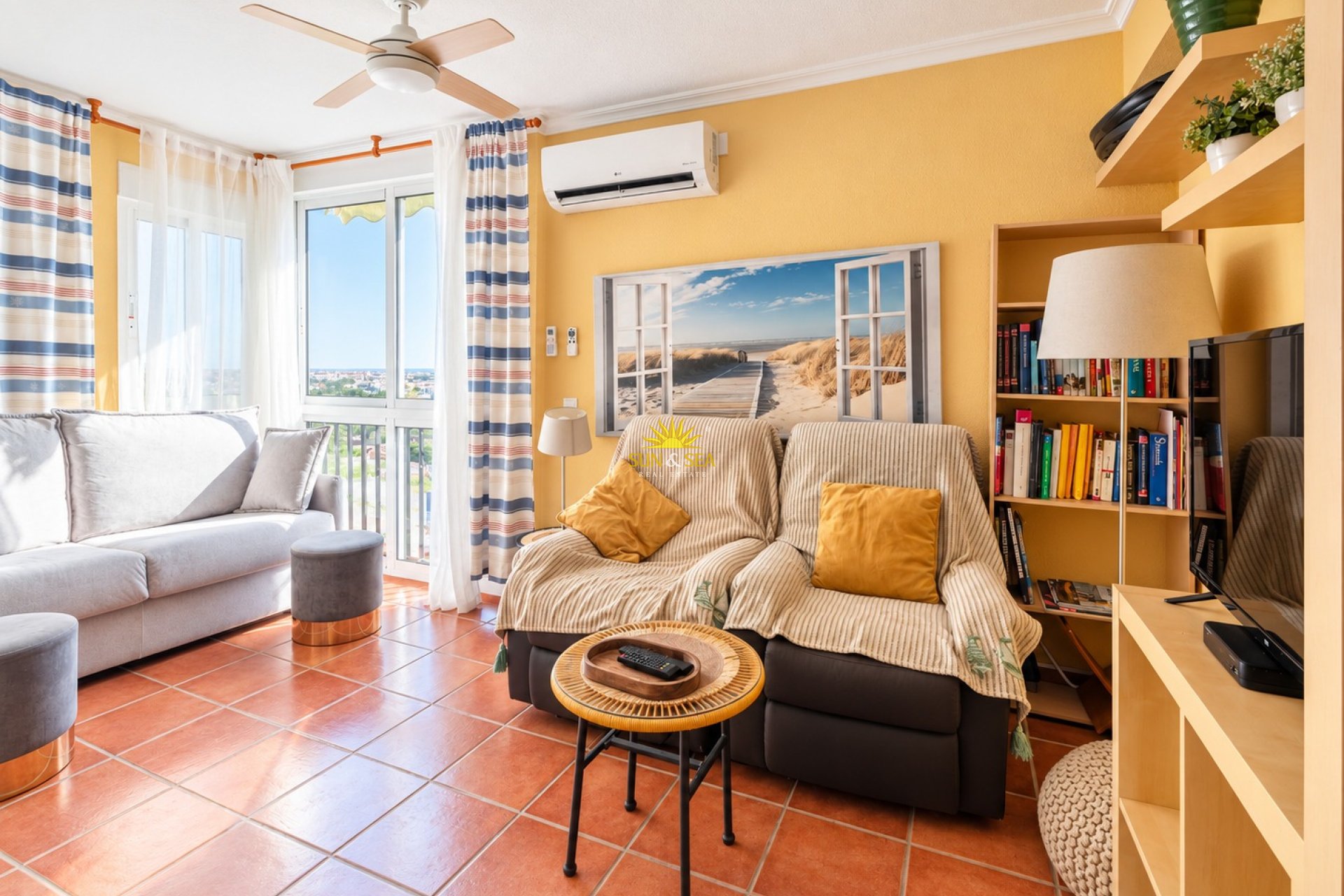 Resale - Apartment - Orihuela Costa - Campoamor