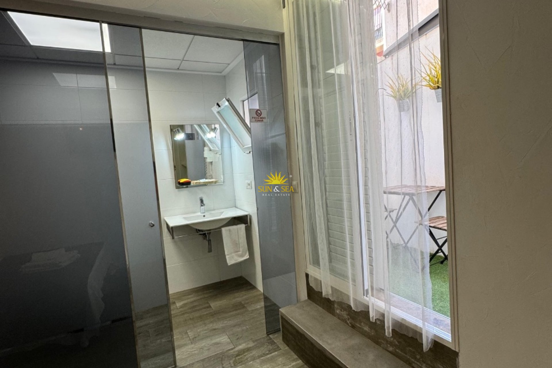 Resale - Apartment - Santa Pola