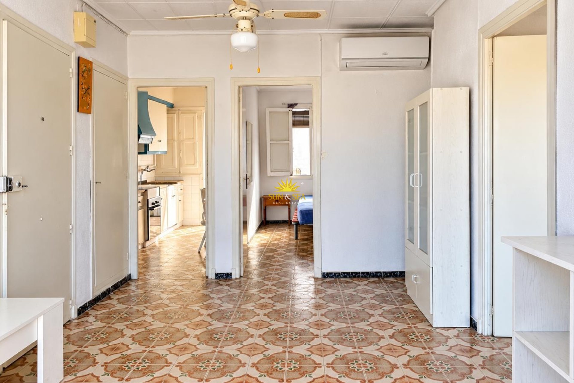 Resale - Apartment - Santa Pola