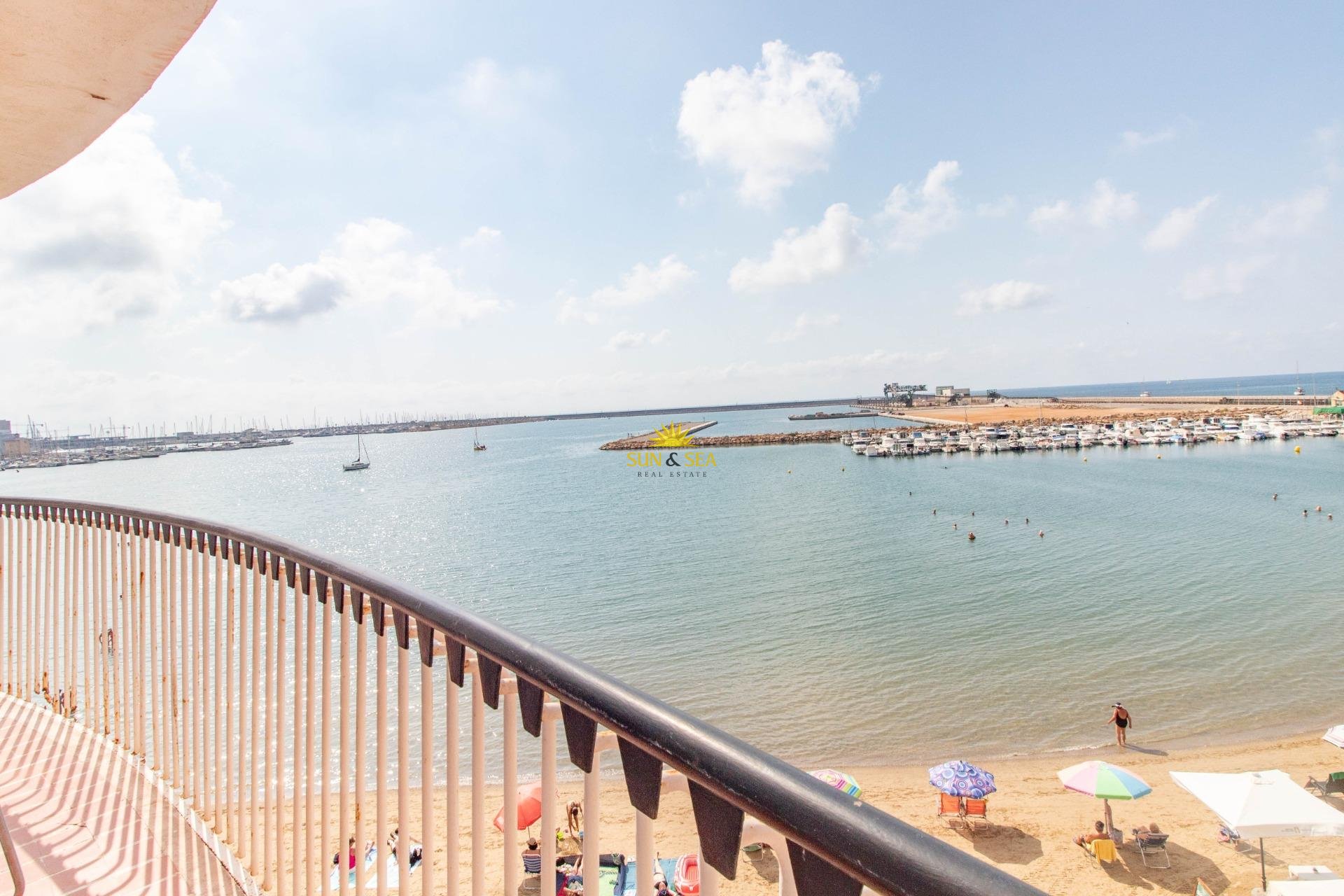 Resale - Apartment - Torrevieja - Acequion