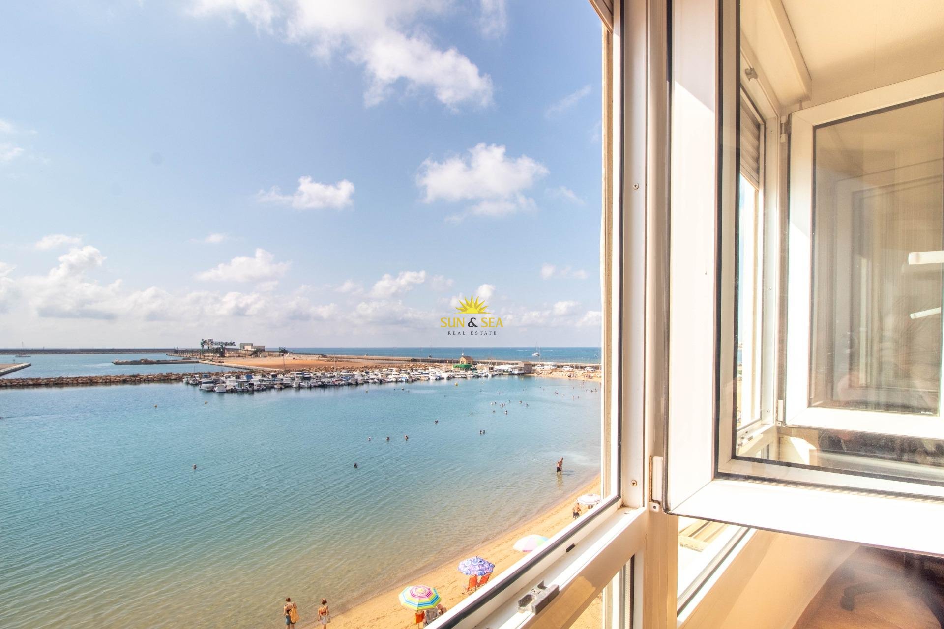 Resale - Apartment - Torrevieja - Acequion