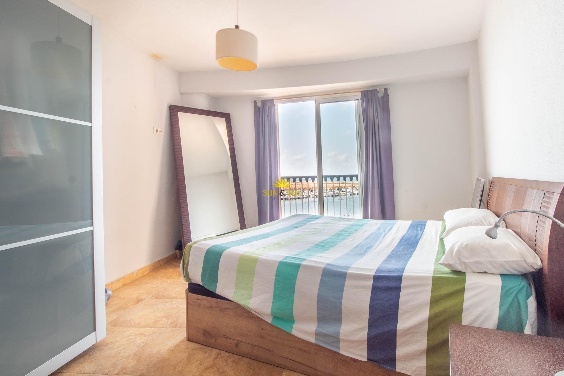 Resale - Apartment - Torrevieja - Acequion