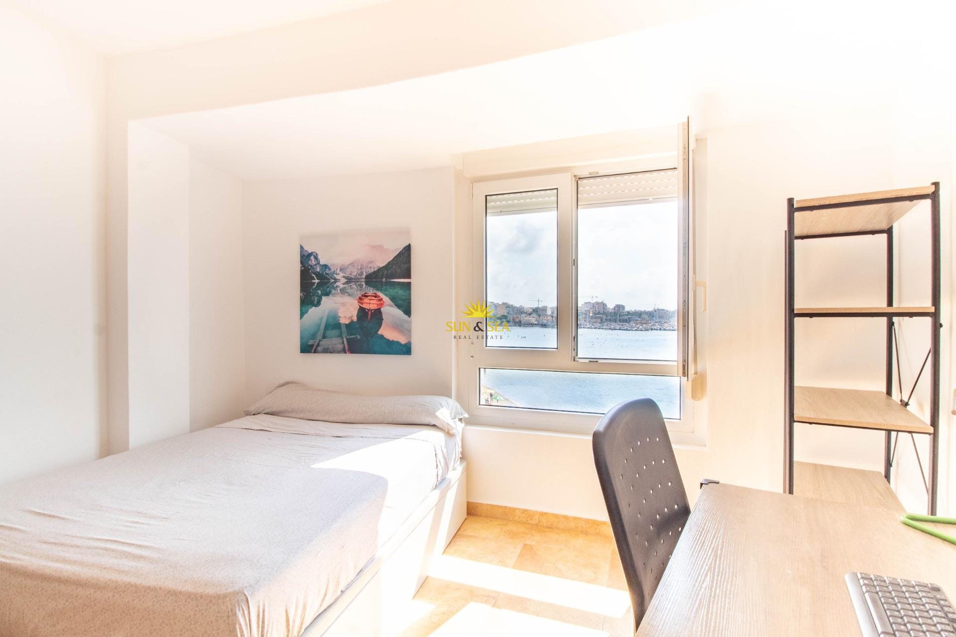 Resale - Apartment - Torrevieja - Acequion