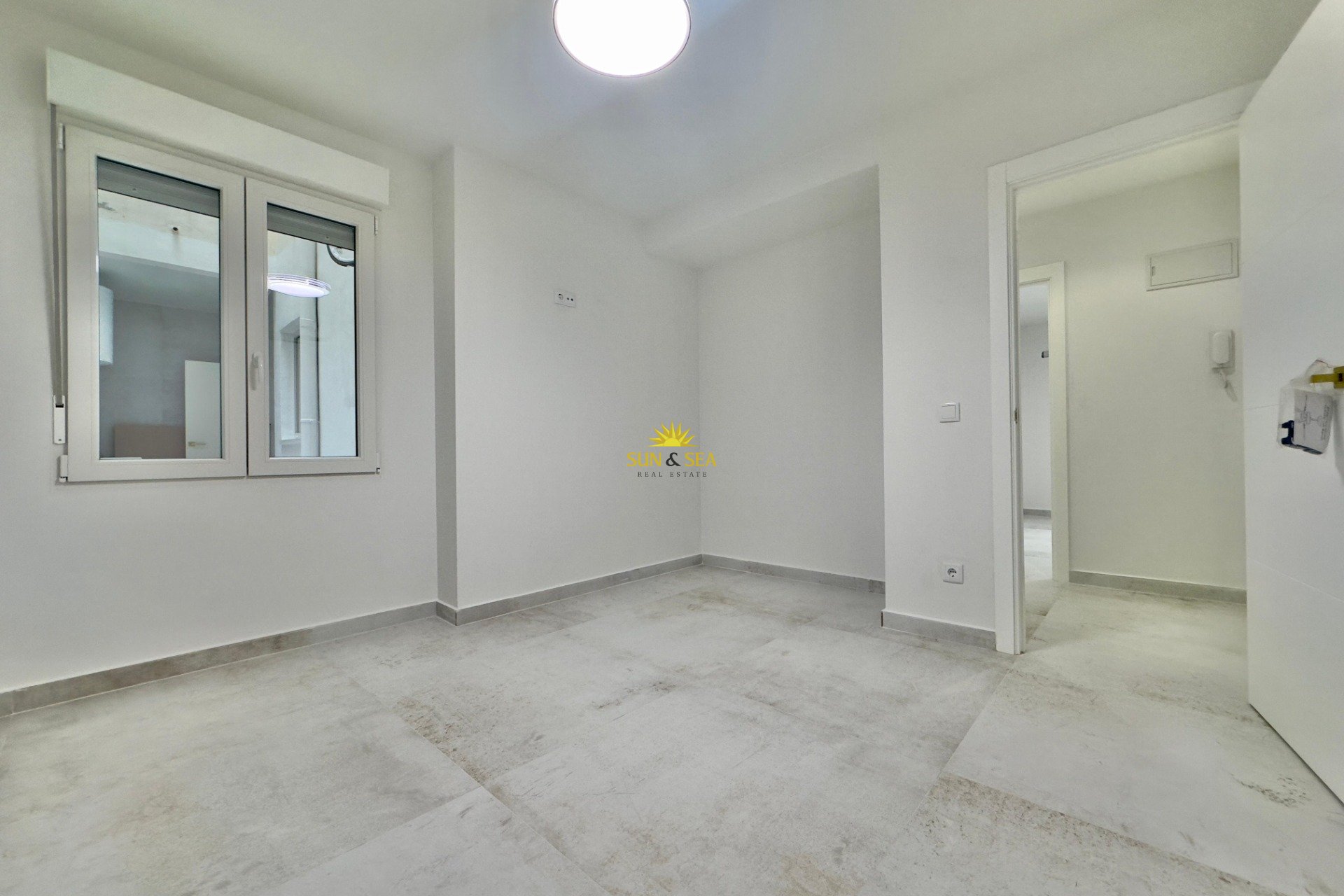 Resale - Apartment - Torrevieja - Acequion