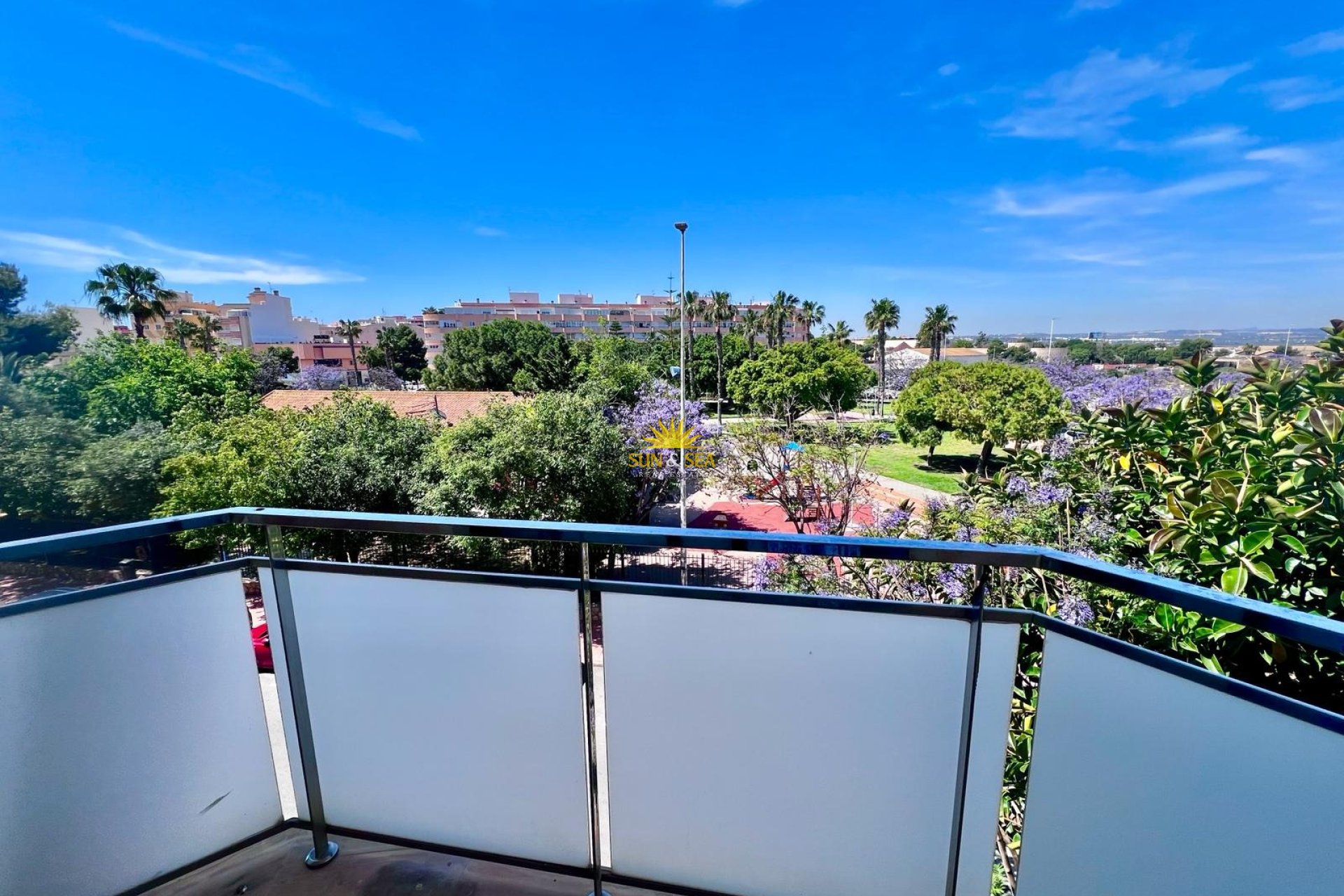 Resale - Apartment - Torrevieja - Acequion