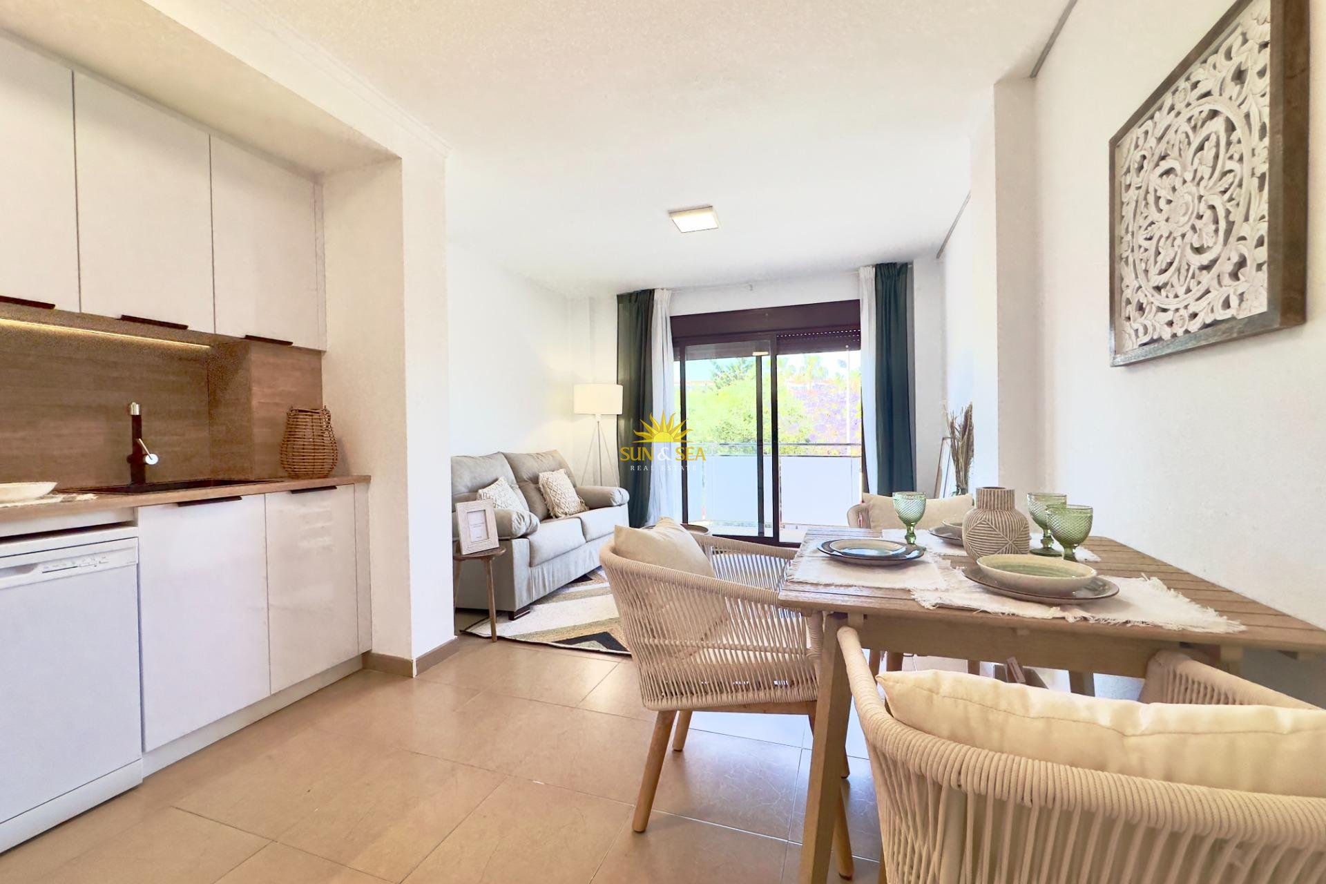 Resale - Apartment - Torrevieja - Acequion