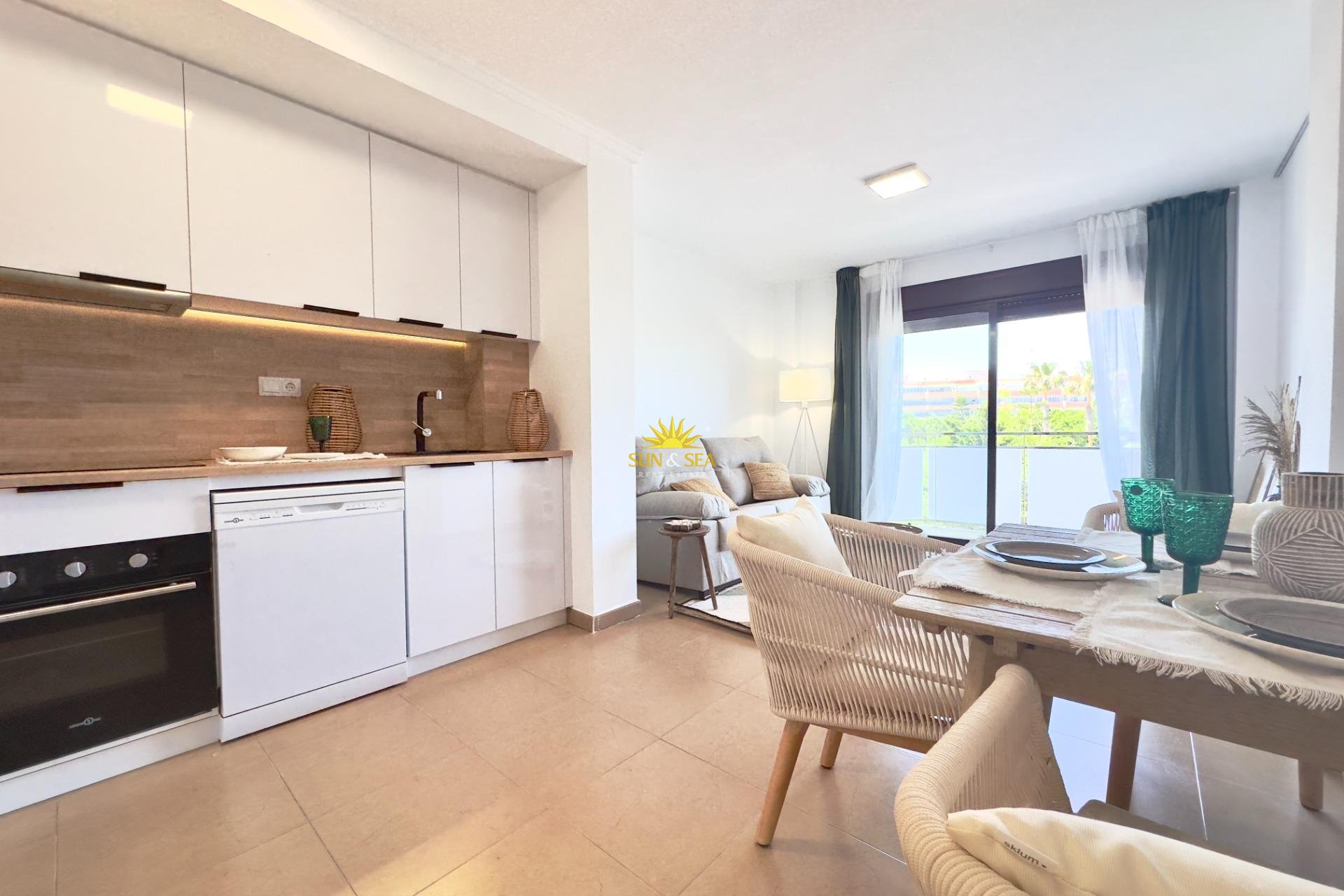 Resale - Apartment - Torrevieja - Acequion
