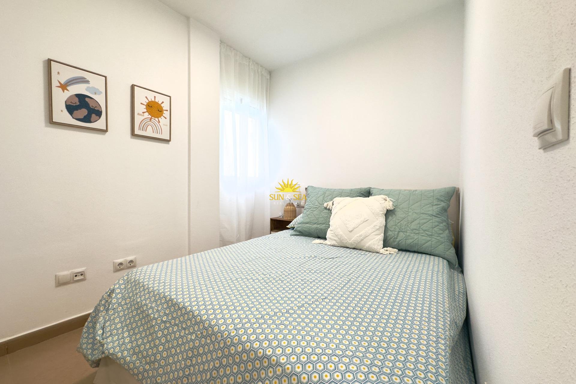 Resale - Apartment - Torrevieja - Acequion