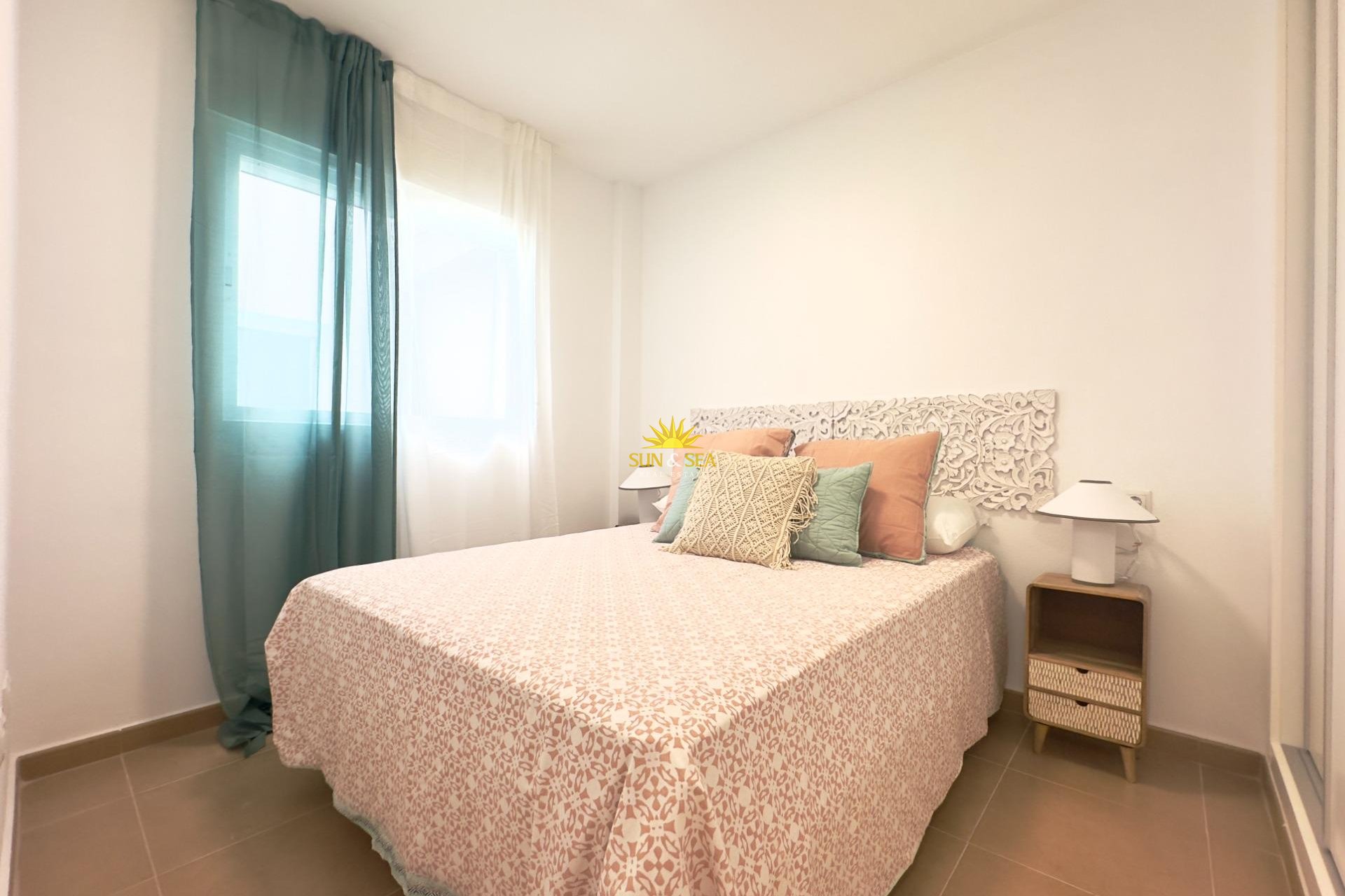 Resale - Apartment - Torrevieja - Acequion