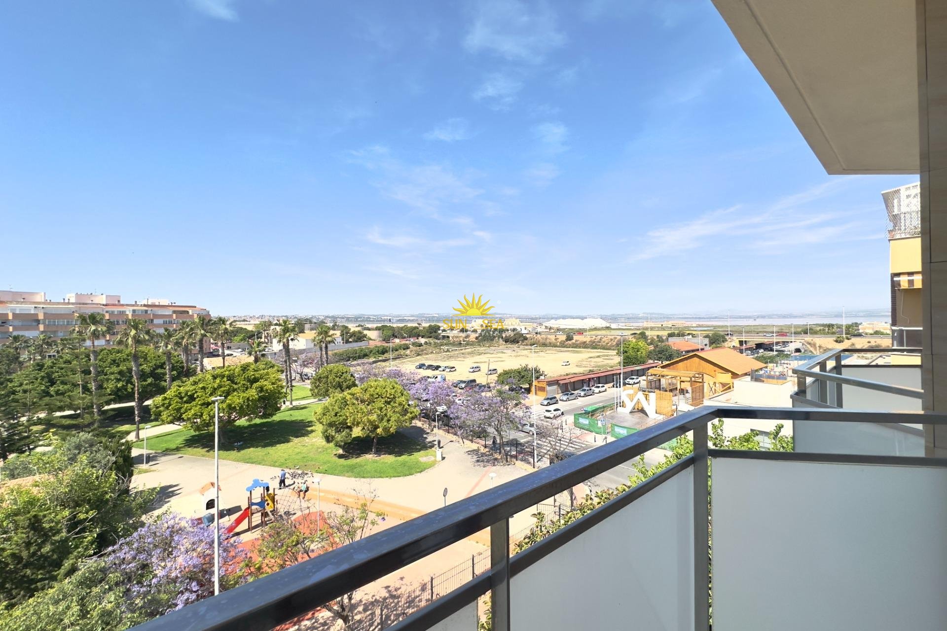 Resale - Apartment - Torrevieja - Acequion