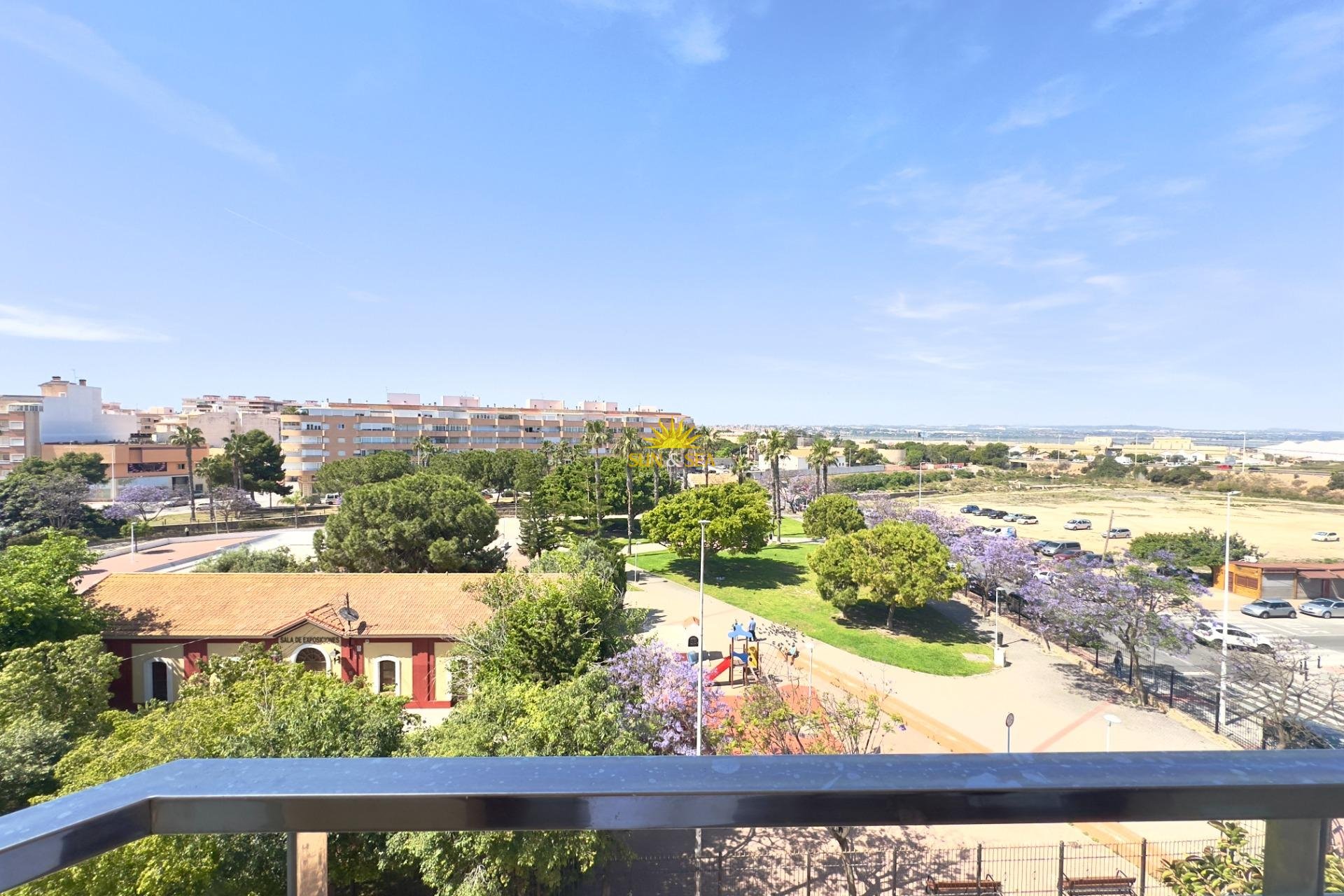 Resale - Apartment - Torrevieja - Acequion