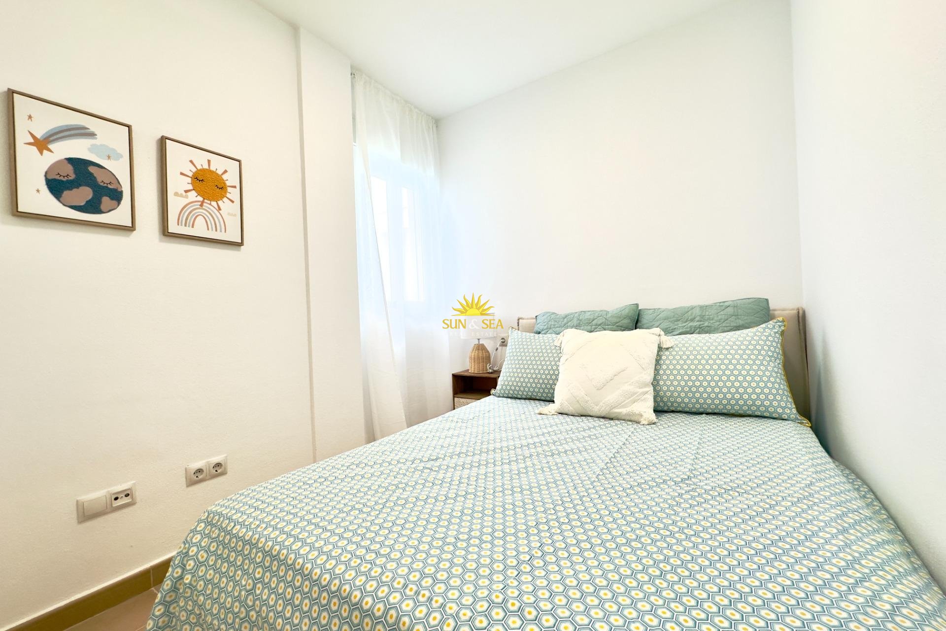 Resale - Apartment - Torrevieja - Acequion