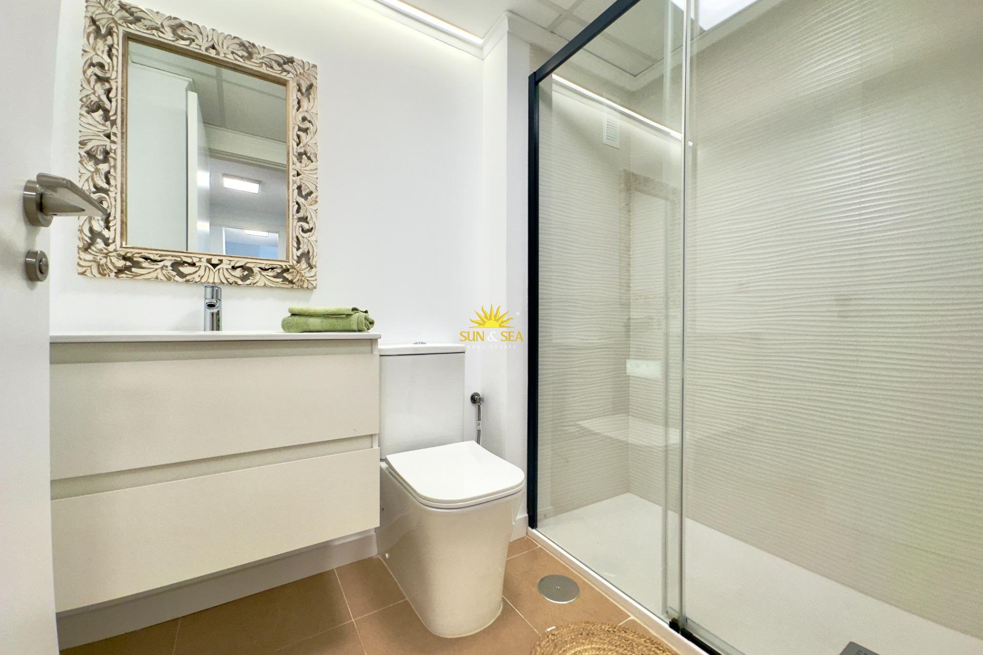 Resale - Apartment - Torrevieja - Acequion