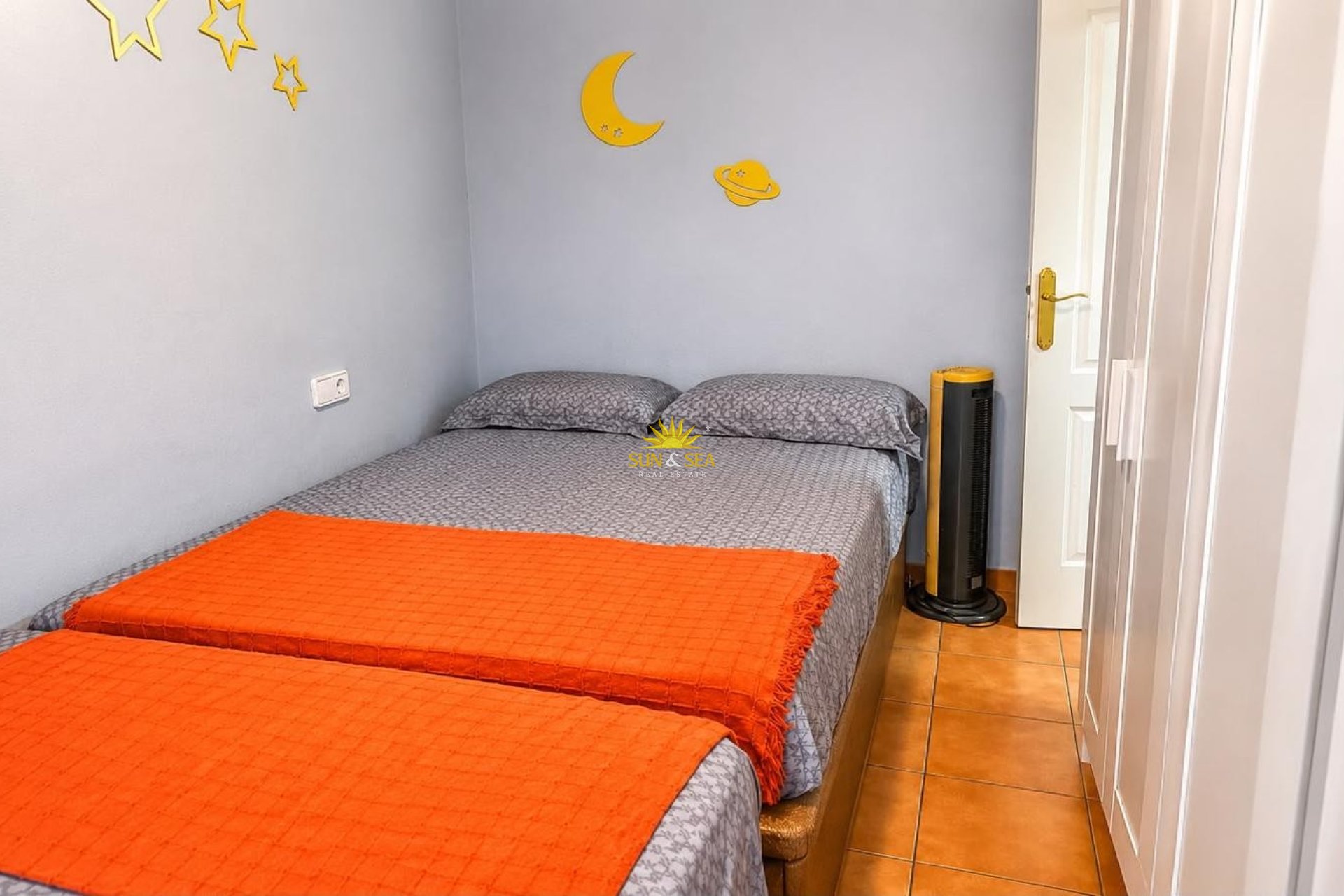 Resale - Apartment - Torrevieja - Acequion