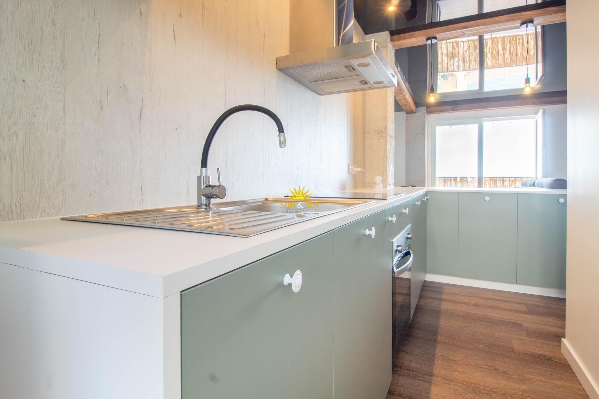Resale - Apartment - Torrevieja - Acequion