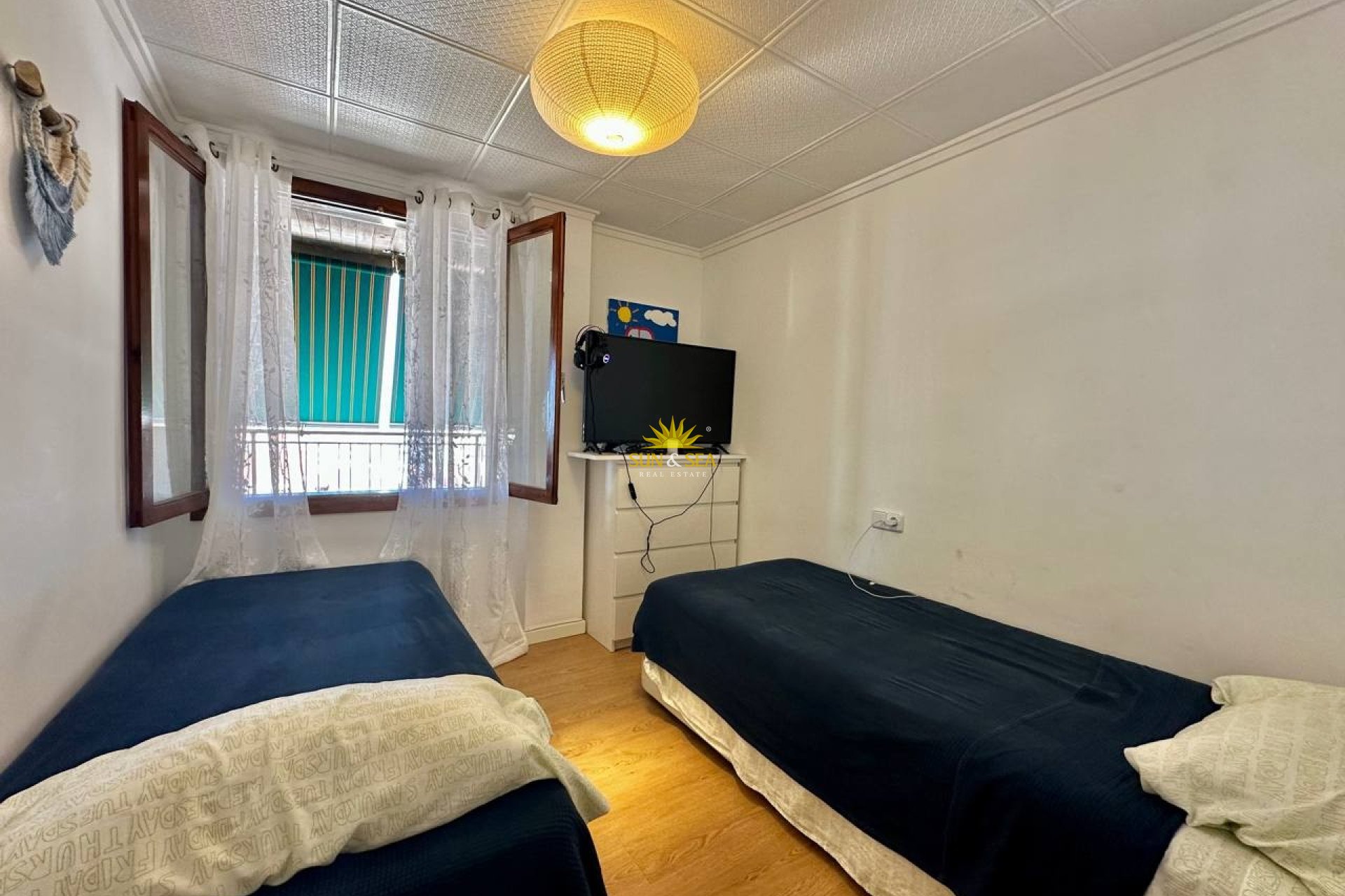Resale - Apartment - Torrevieja - Acequion