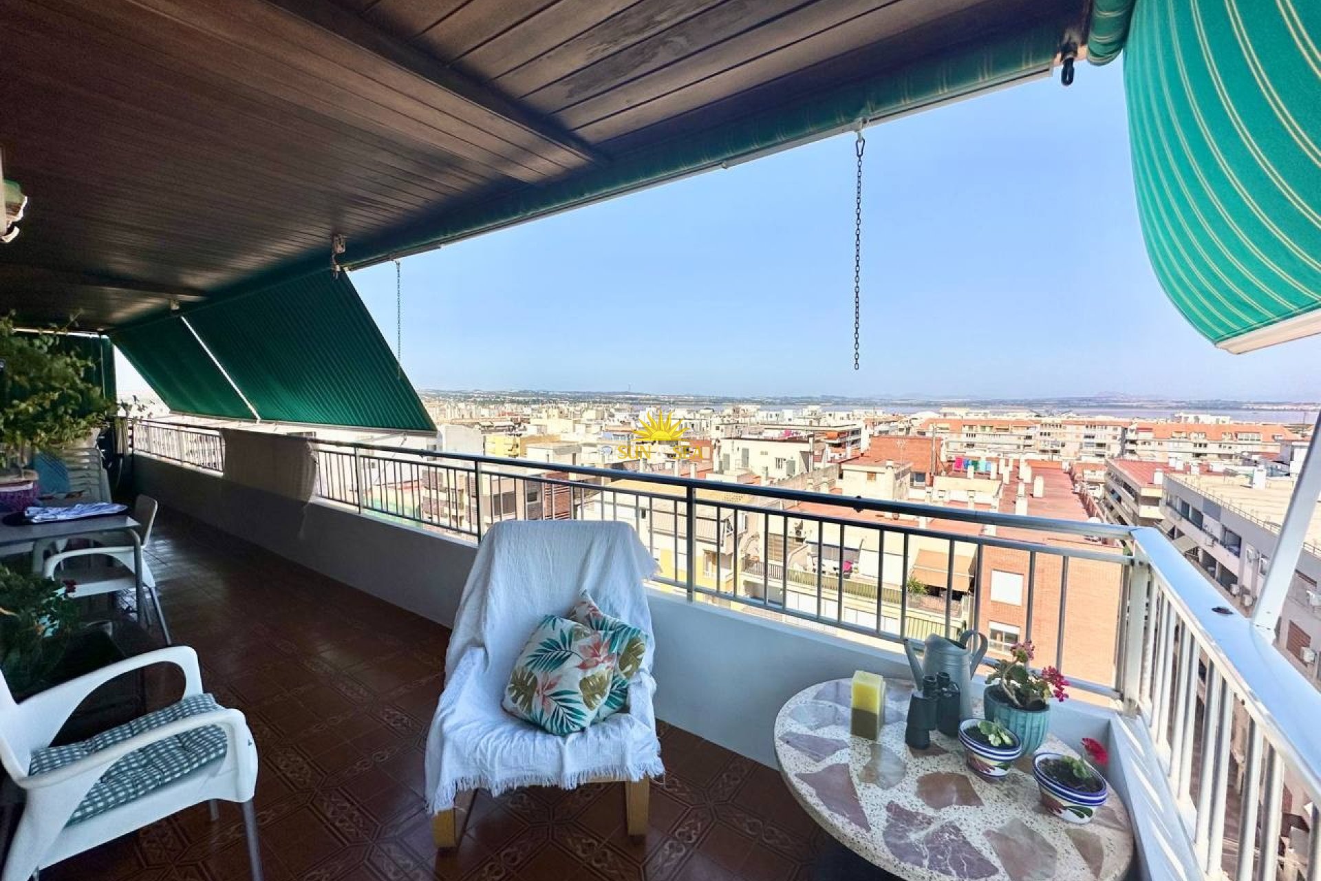 Resale - Apartment - Torrevieja - Acequion