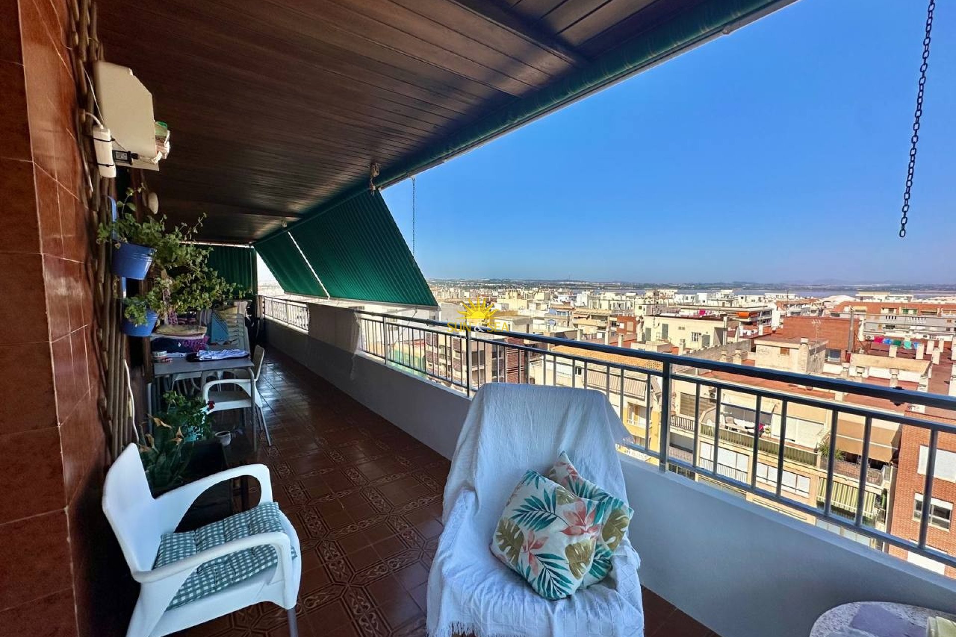 Resale - Apartment - Torrevieja - Acequion
