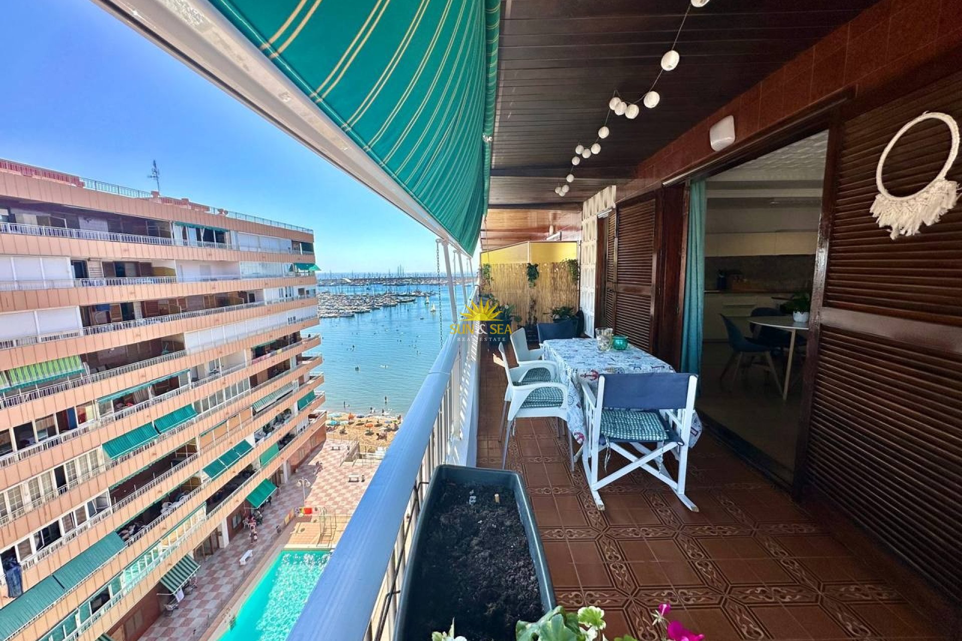Resale - Apartment - Torrevieja - Acequion