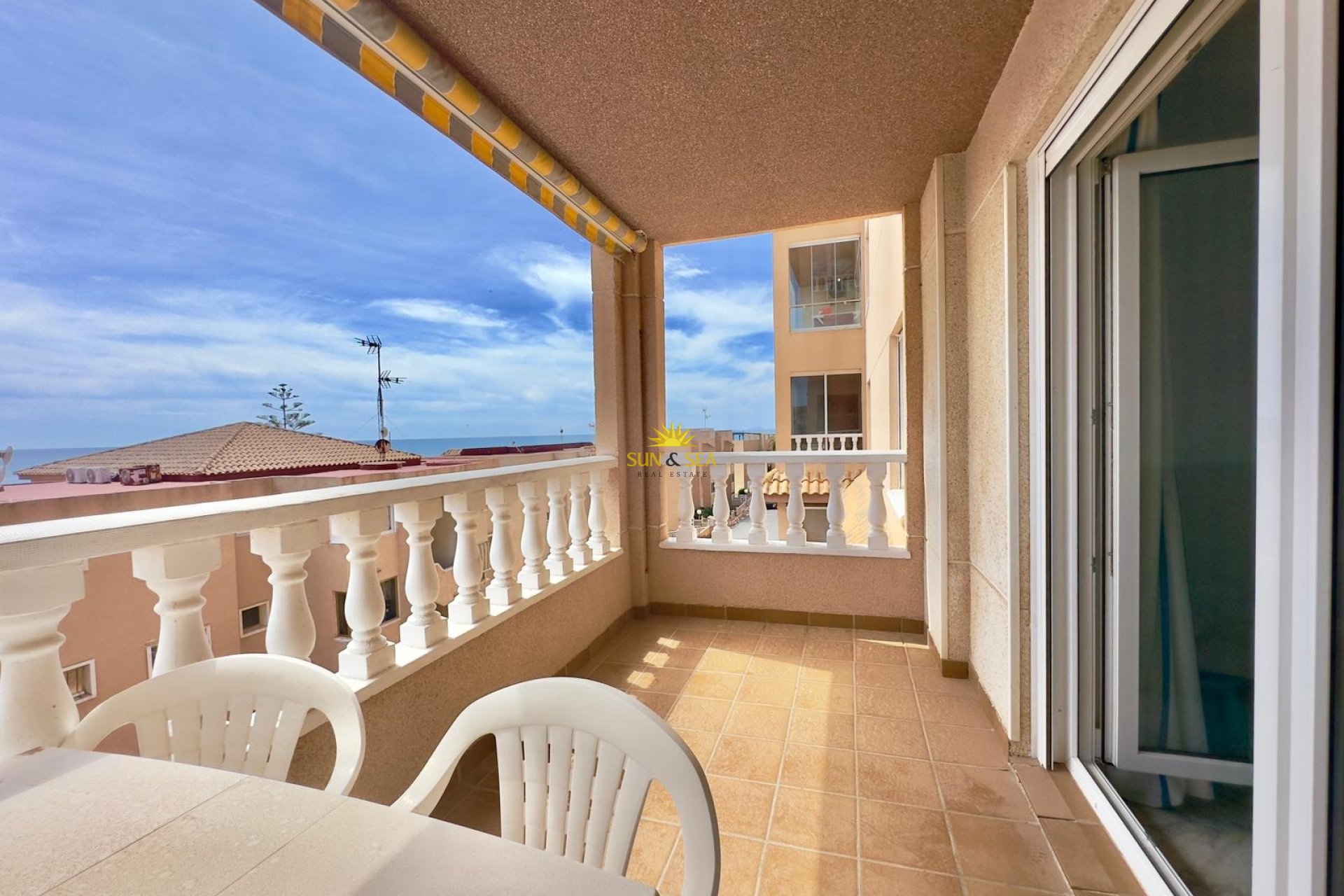 Resale - Apartment - Torrevieja - Cabo Cervera