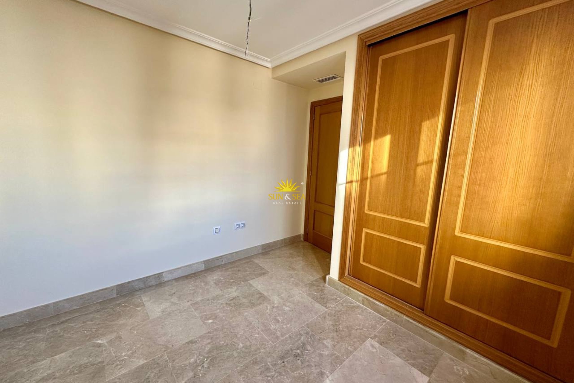 Resale - Apartment - Torrevieja - Centro