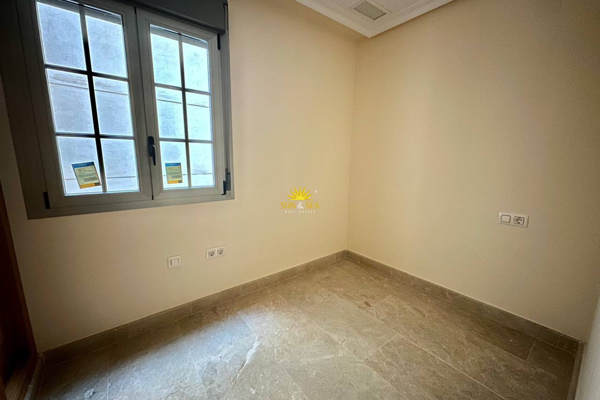 Resale - Apartment - Torrevieja - Centro