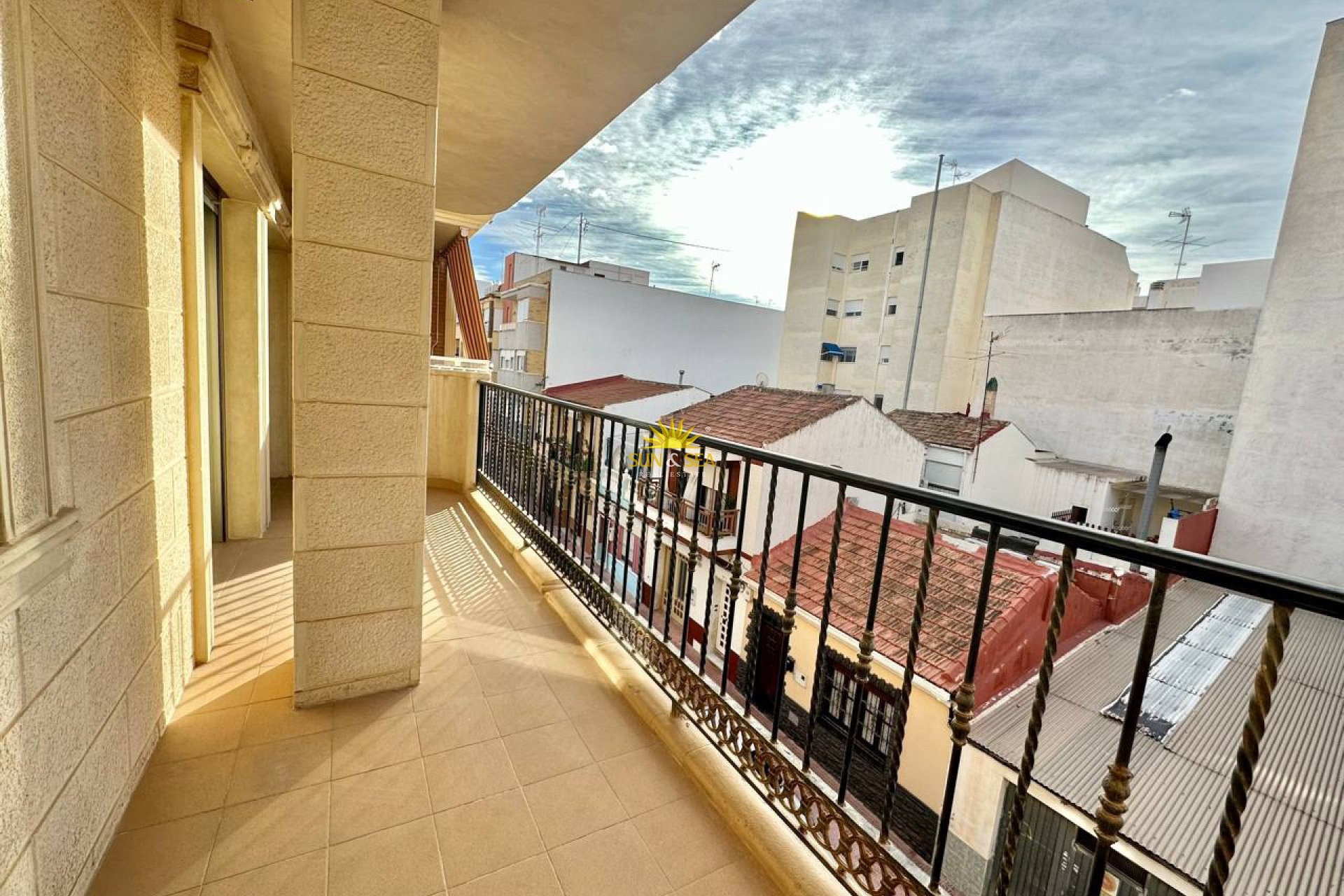 Resale - Apartment - Torrevieja - Centro