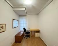 Resale - Apartment - Torrevieja - Centro