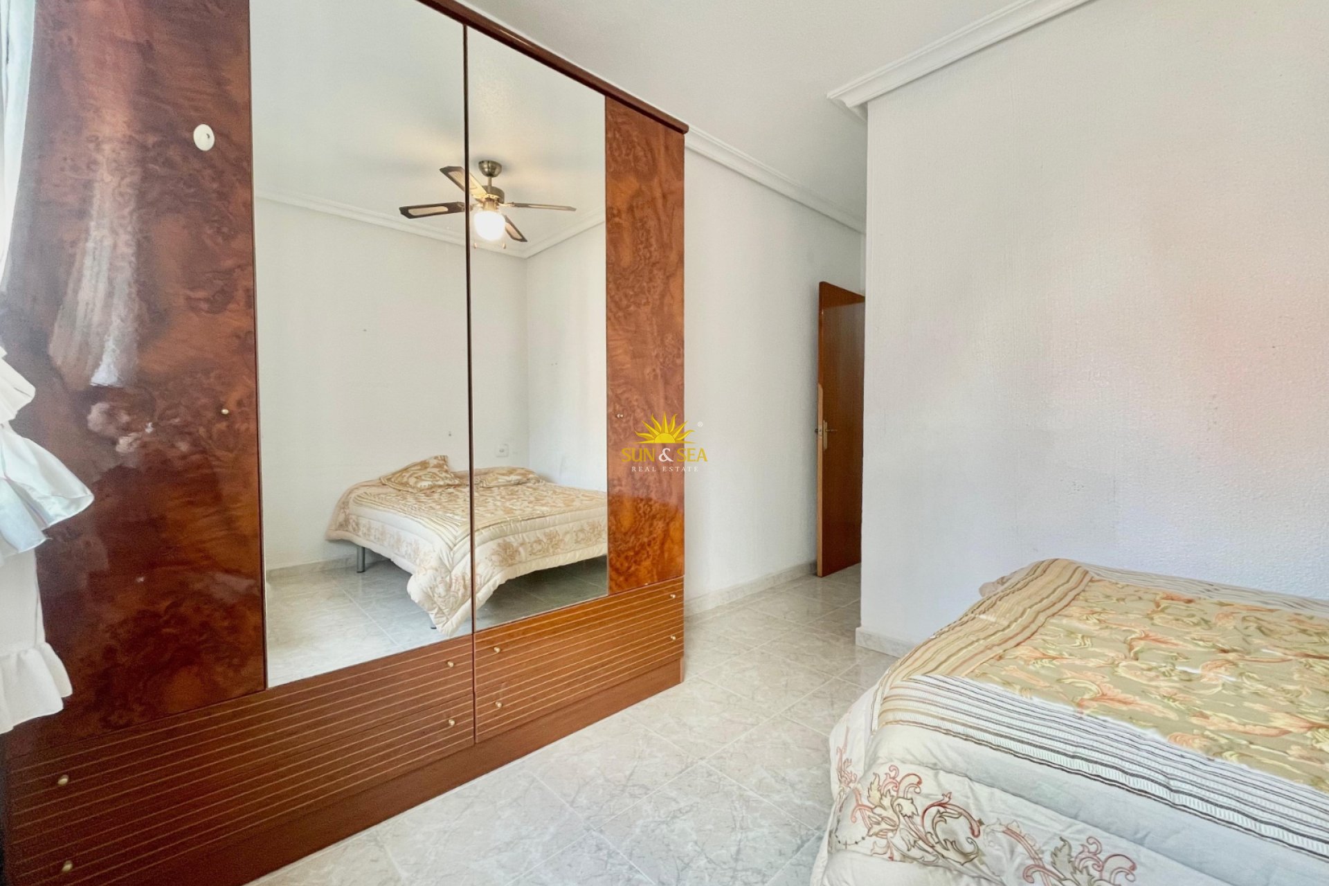 Resale - Apartment - Torrevieja - Centro
