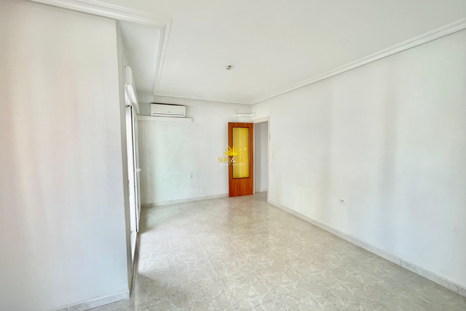 Resale - Apartment - Torrevieja - Centro
