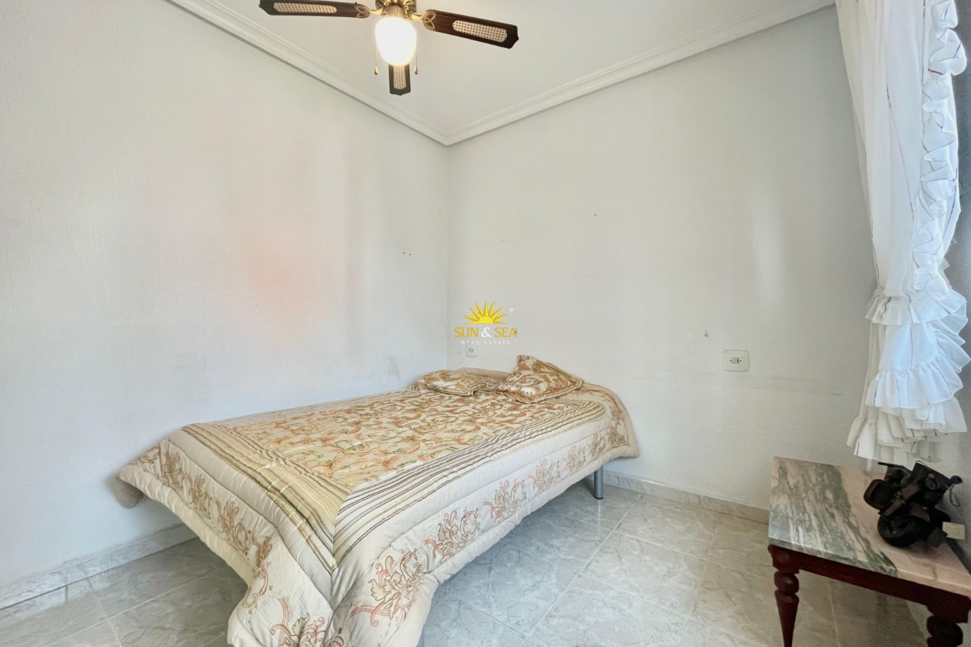 Resale - Apartment - Torrevieja - Centro