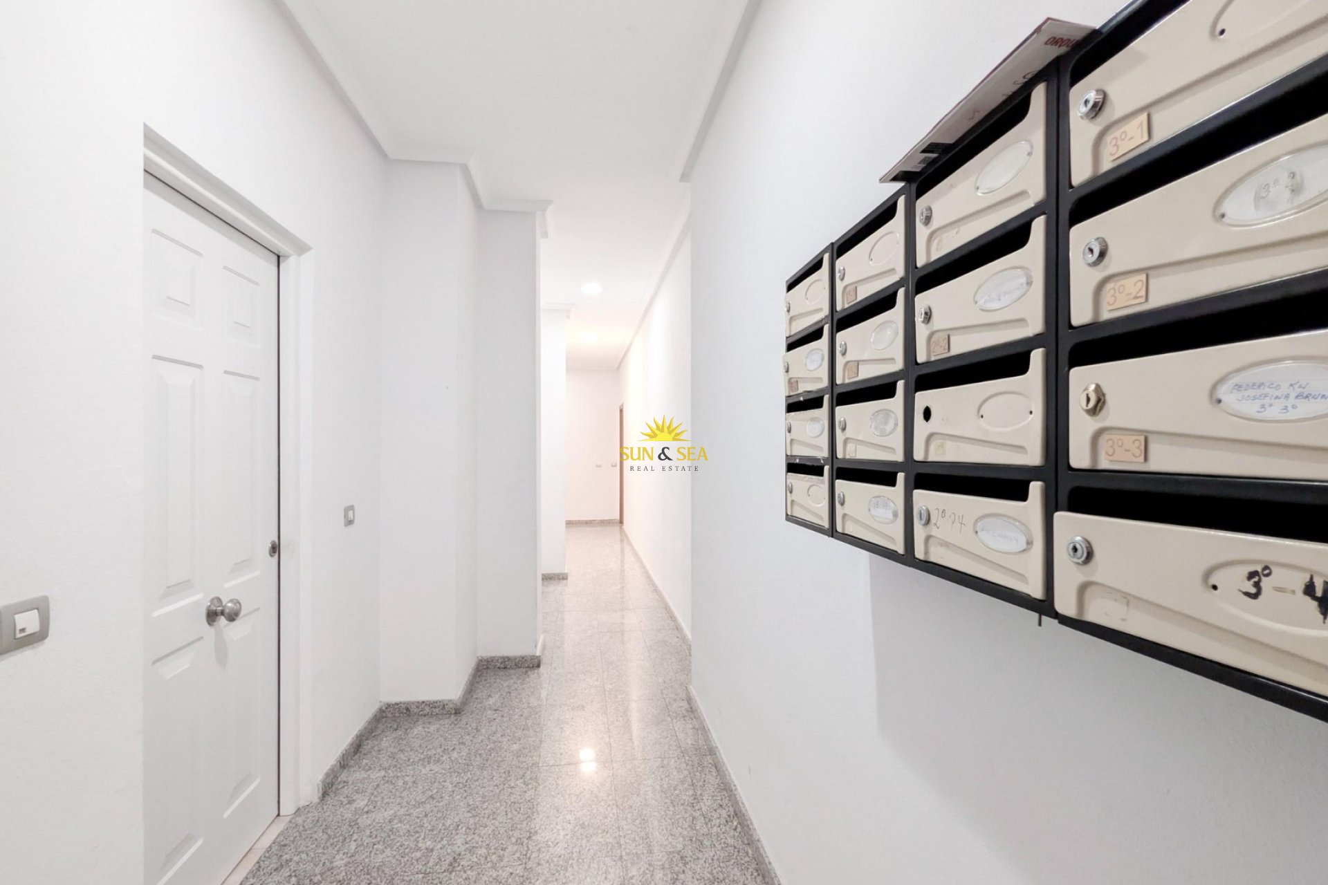 Resale - Apartment - Torrevieja - Centro