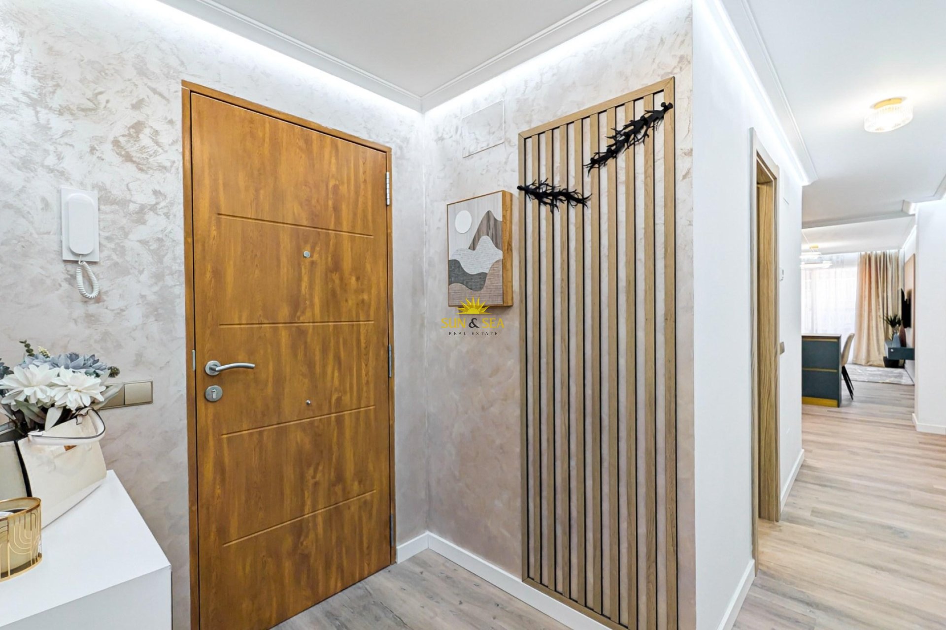Resale - Apartment - Torrevieja - Centro