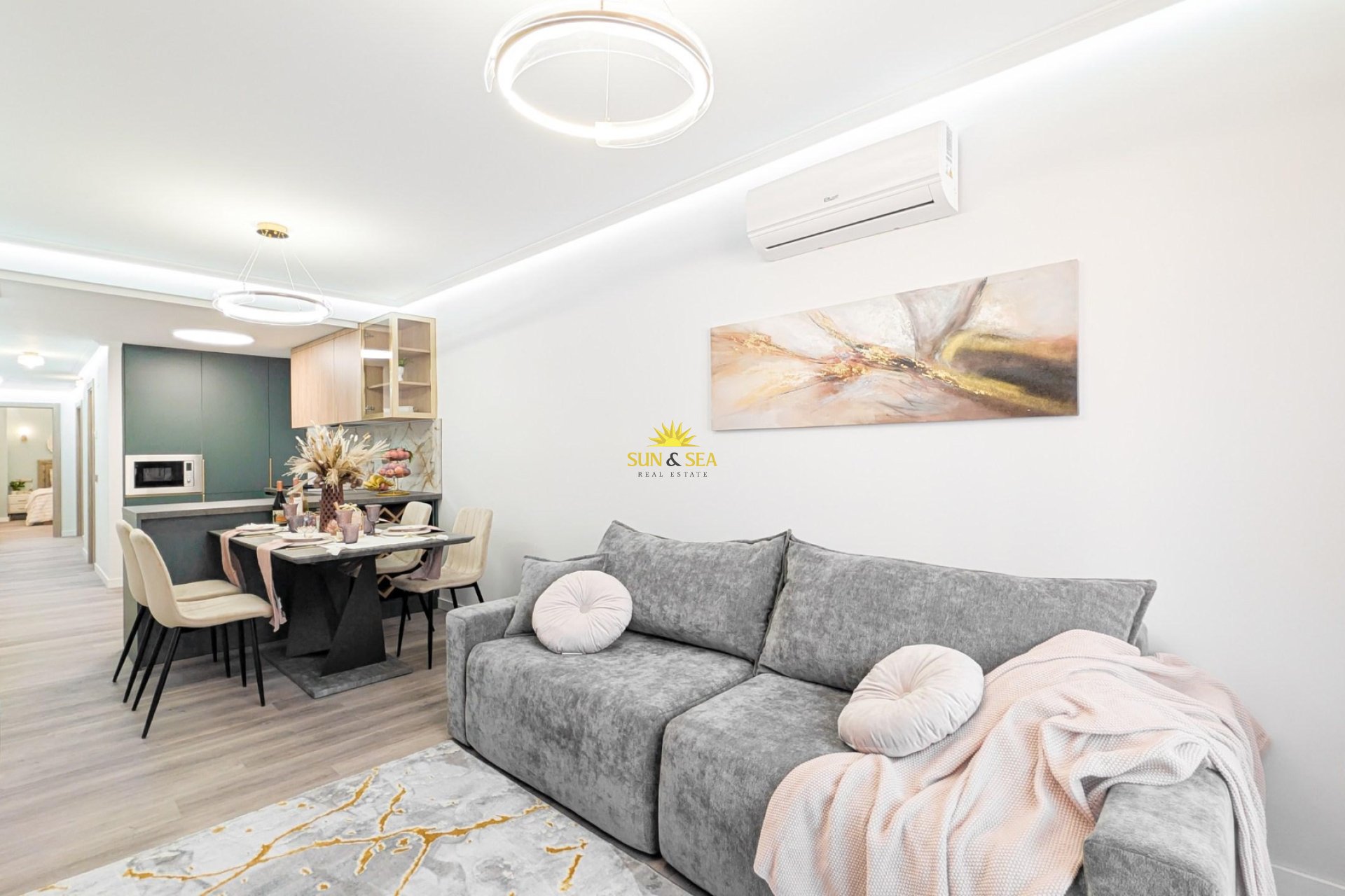 Resale - Apartment - Torrevieja - Centro