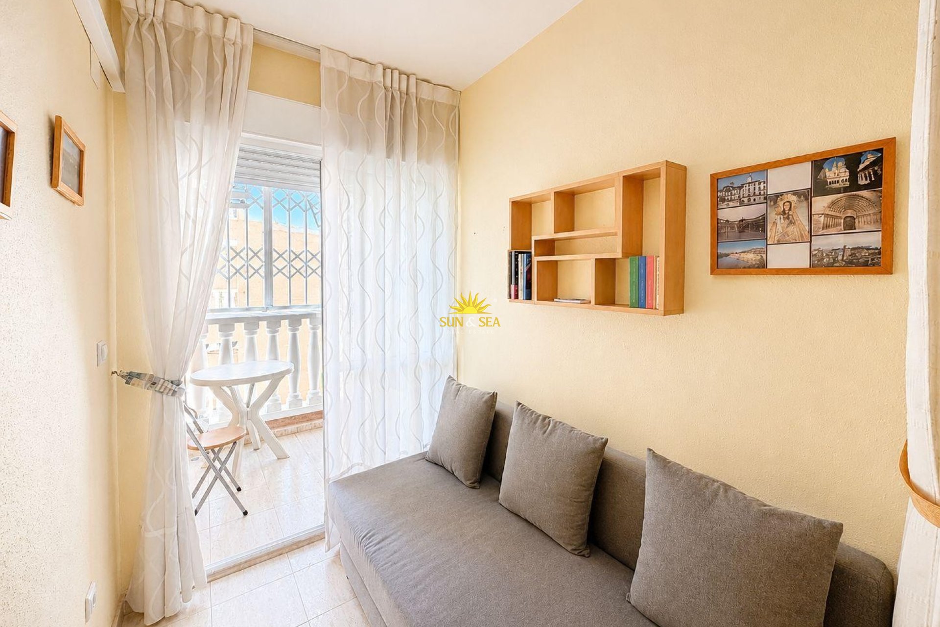 Resale - Apartment - Torrevieja - Centro