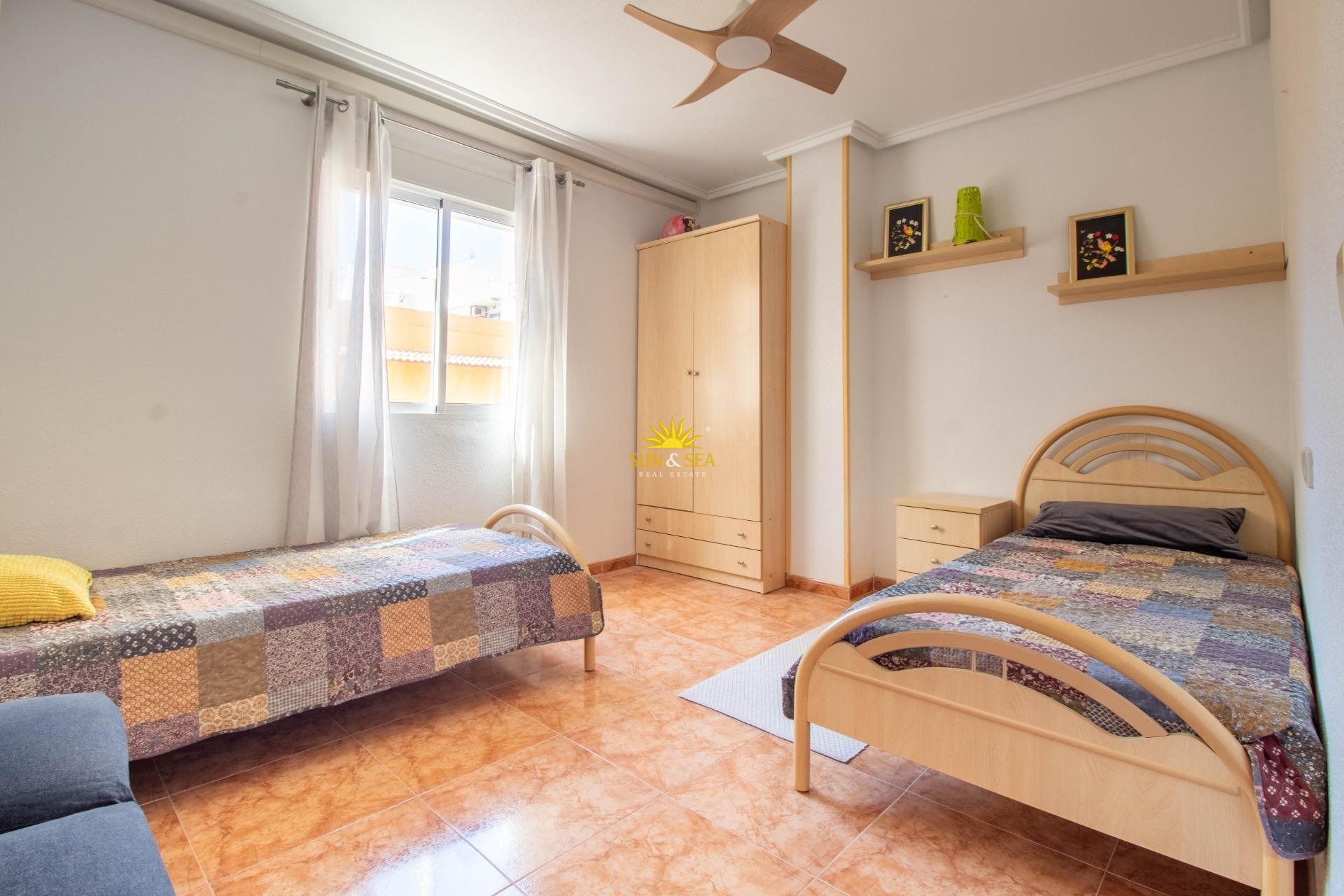 Resale - Apartment - Torrevieja - Centro
