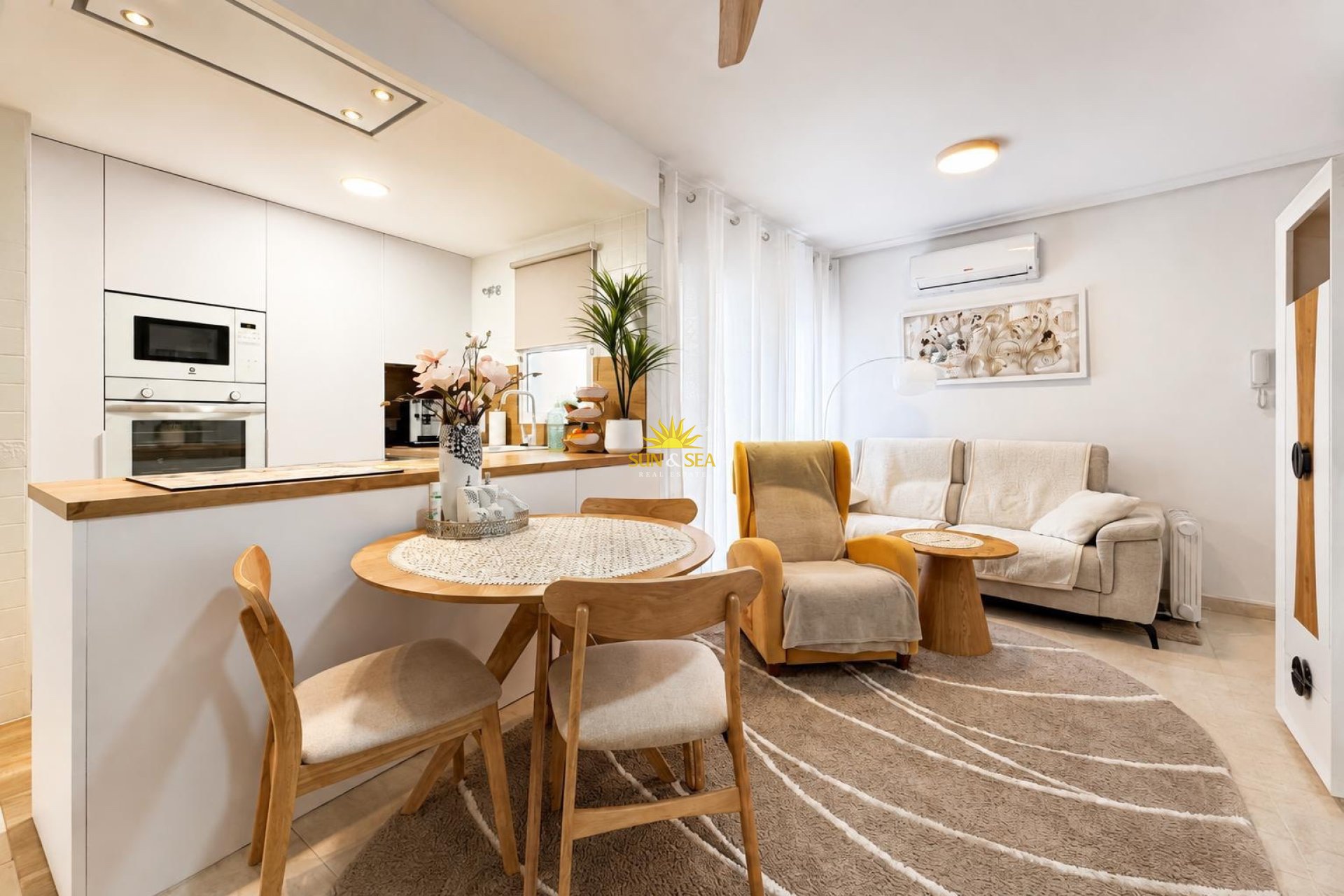 Resale - Apartment - Torrevieja - Centro