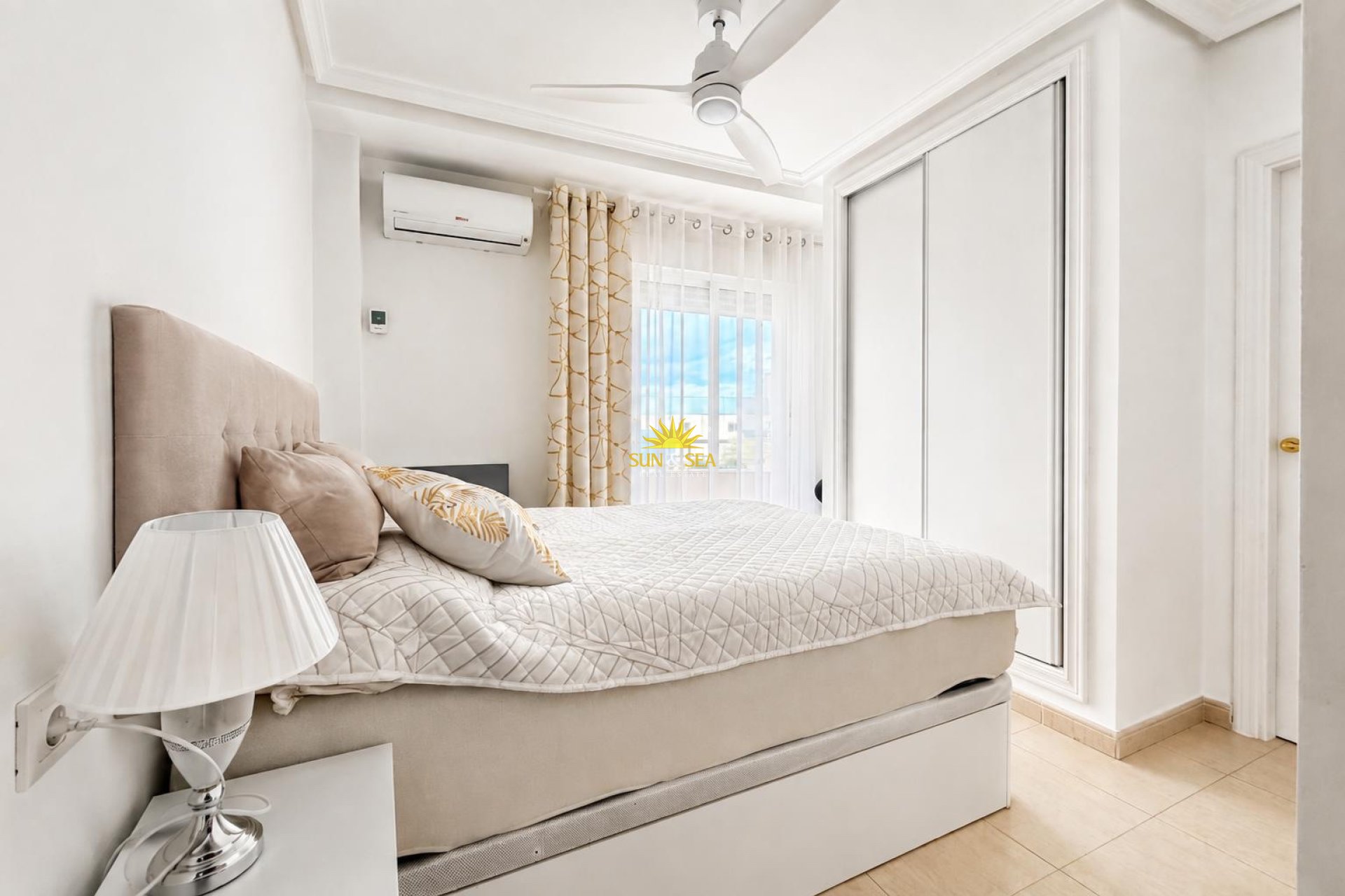 Resale - Apartment - Torrevieja - Centro