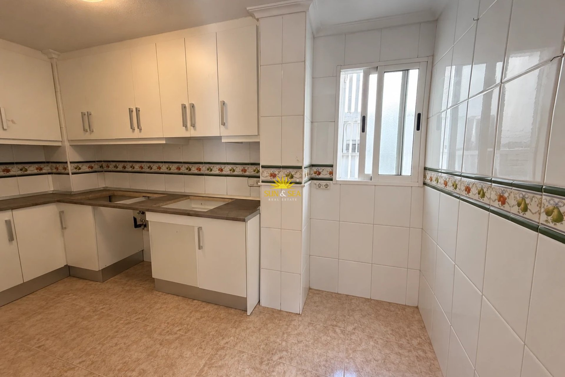 Resale - Apartment - Torrevieja - Centro