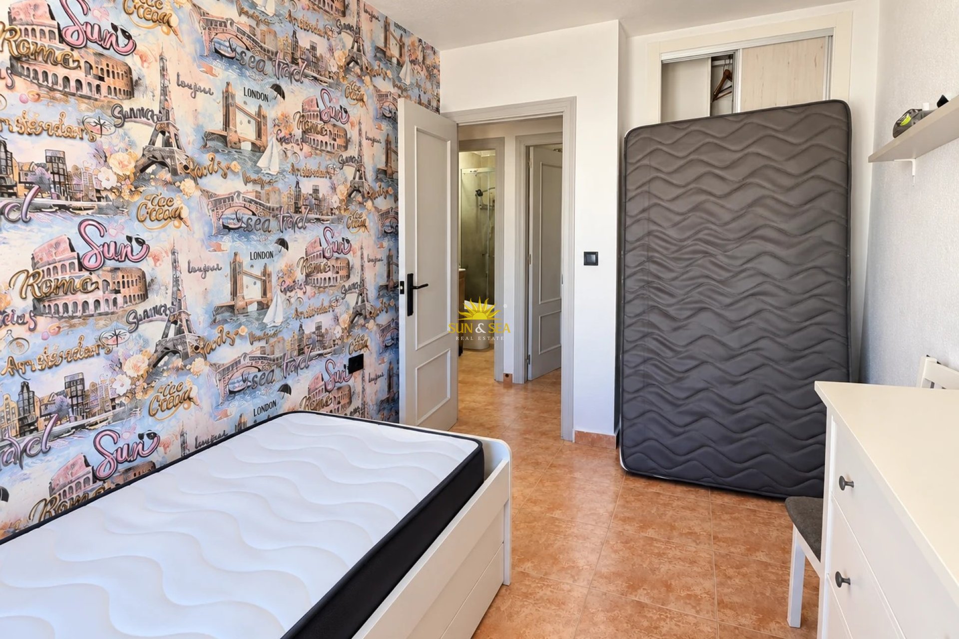 Resale - Apartment - Torrevieja - Centro