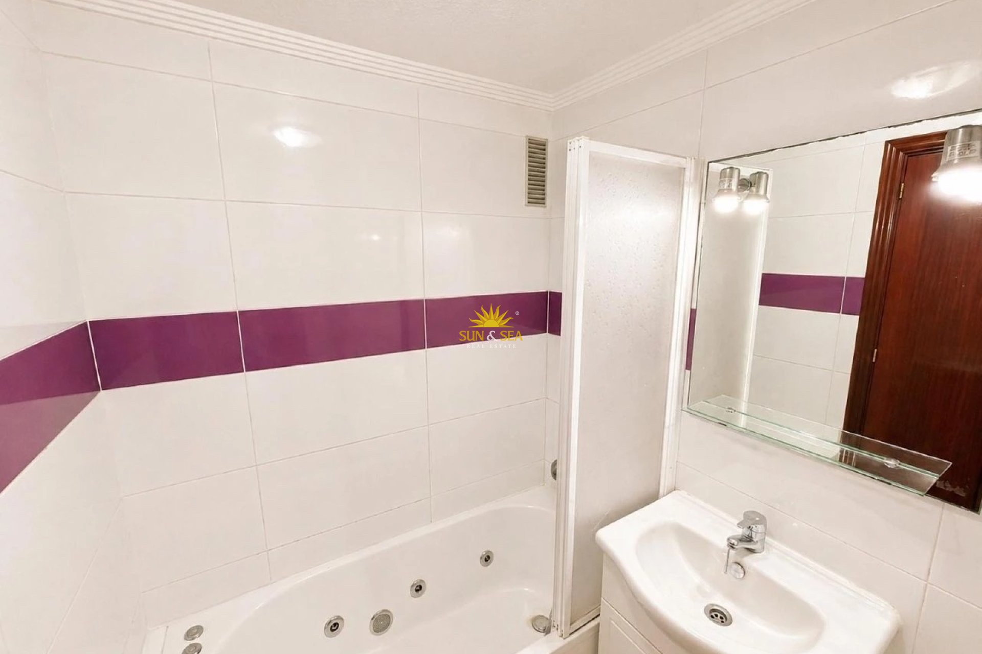 Resale - Apartment - Torrevieja - El Acequión - Los Náufragos