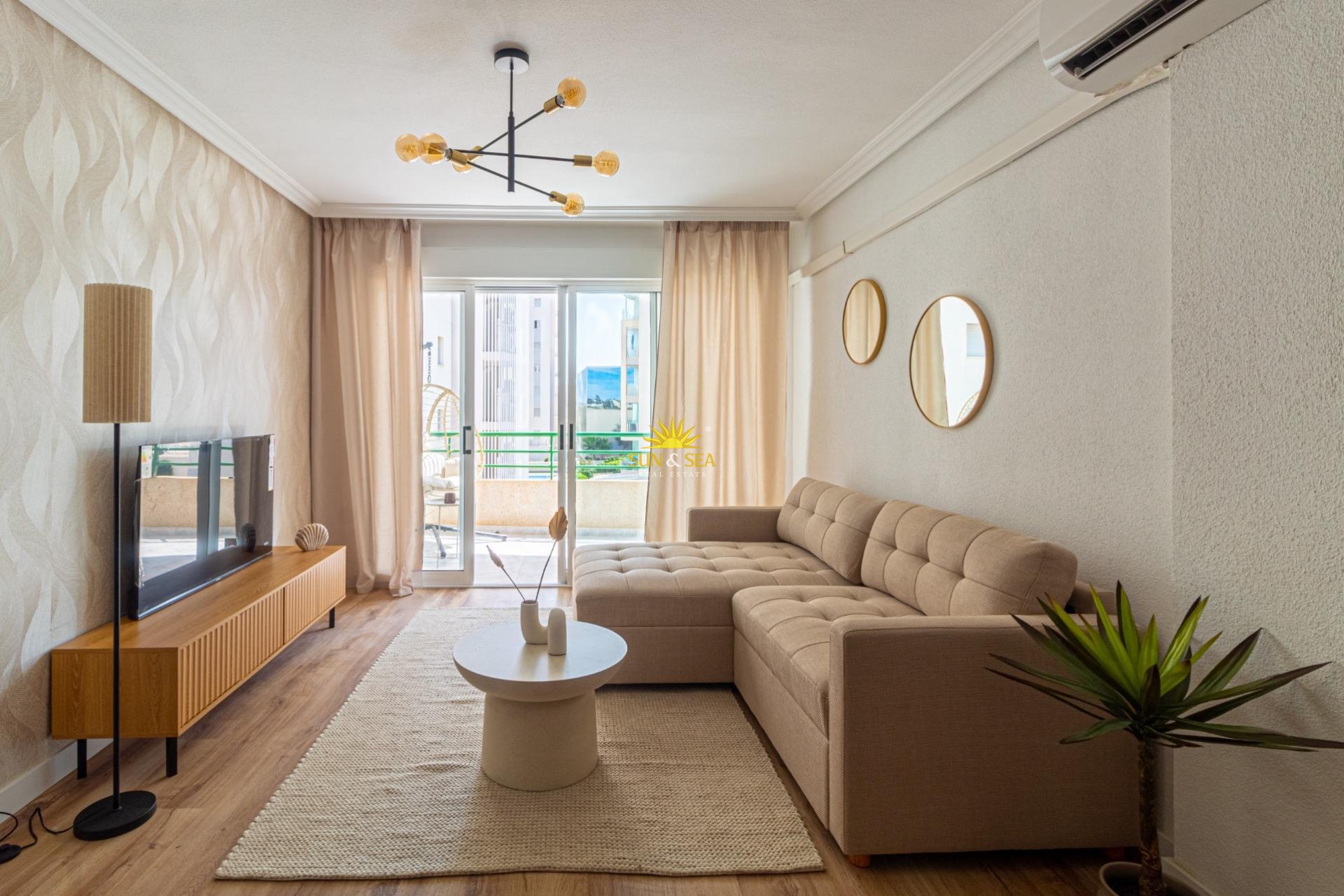 Resale - Apartment - Torrevieja - La Mata pueblo