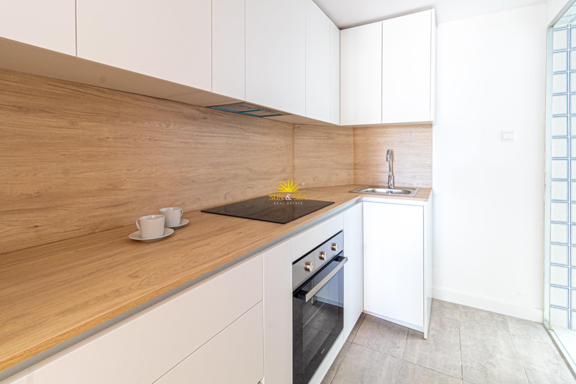 Resale - Apartment - Torrevieja - La Mata pueblo