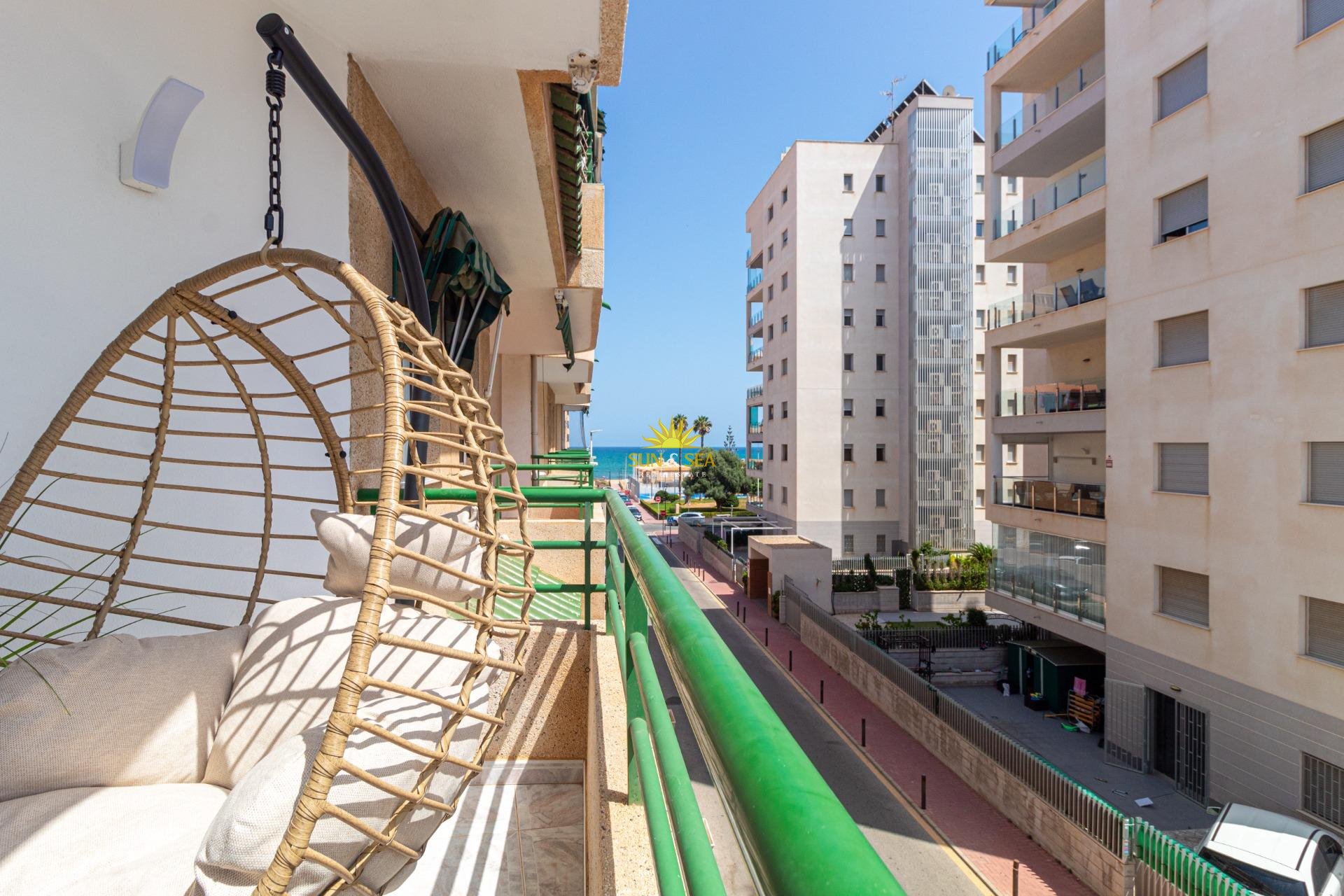 Resale - Apartment - Torrevieja - La Mata pueblo